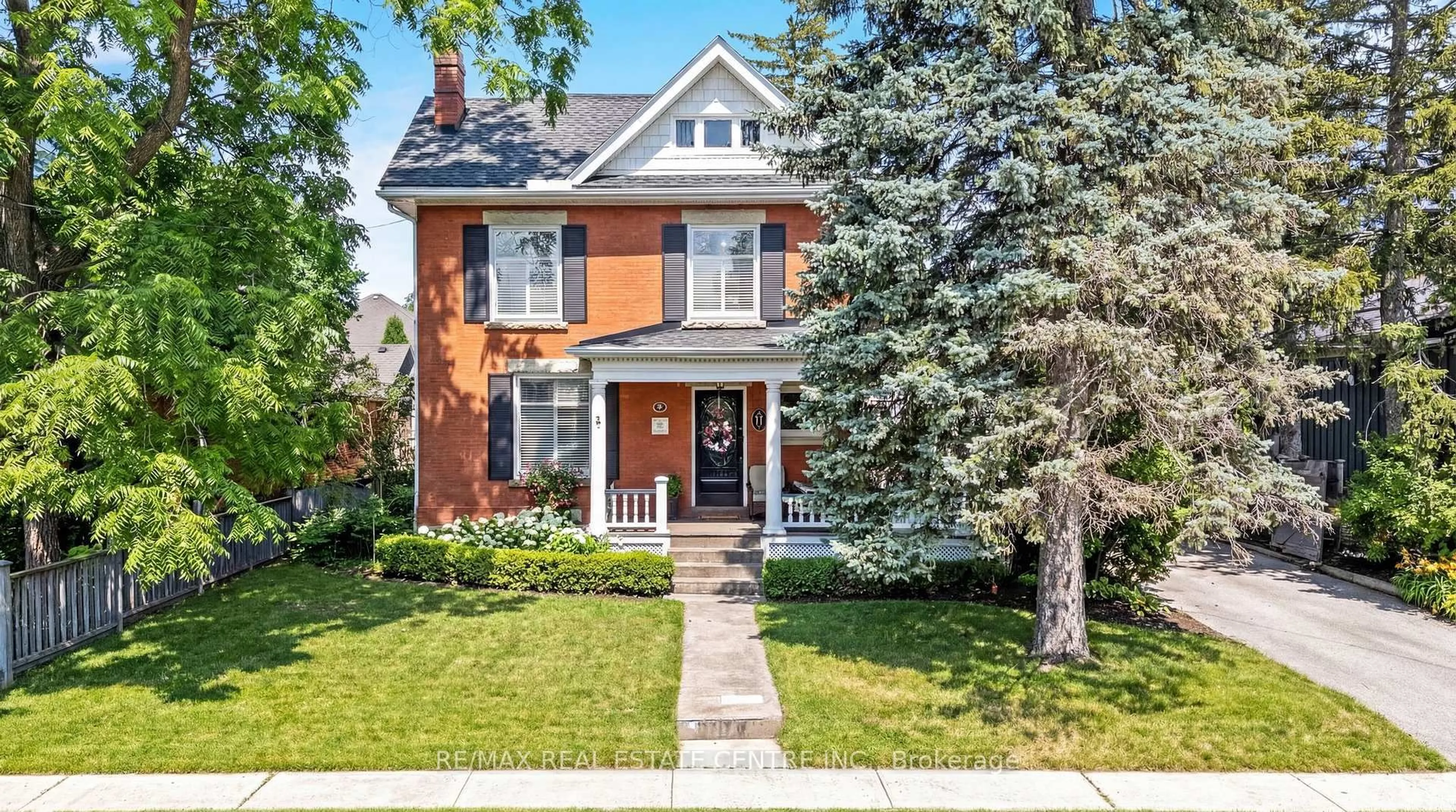 Home with brick exterior material, street for 71 Mill St, Milton Ontario L9T 1R8