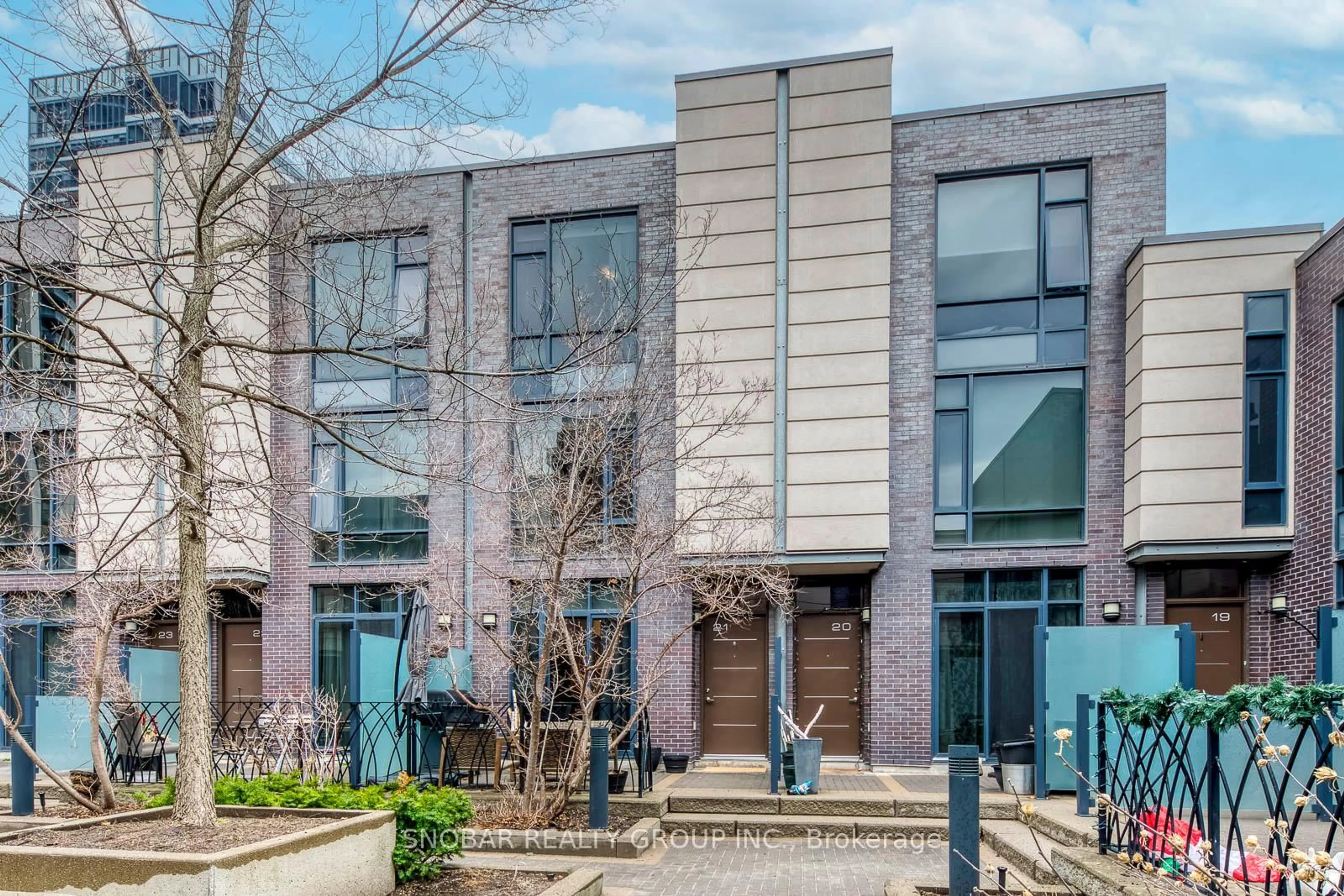 Unknown for 19 Valhalla Inn Rd #21, Toronto Ontario M9B 0B3