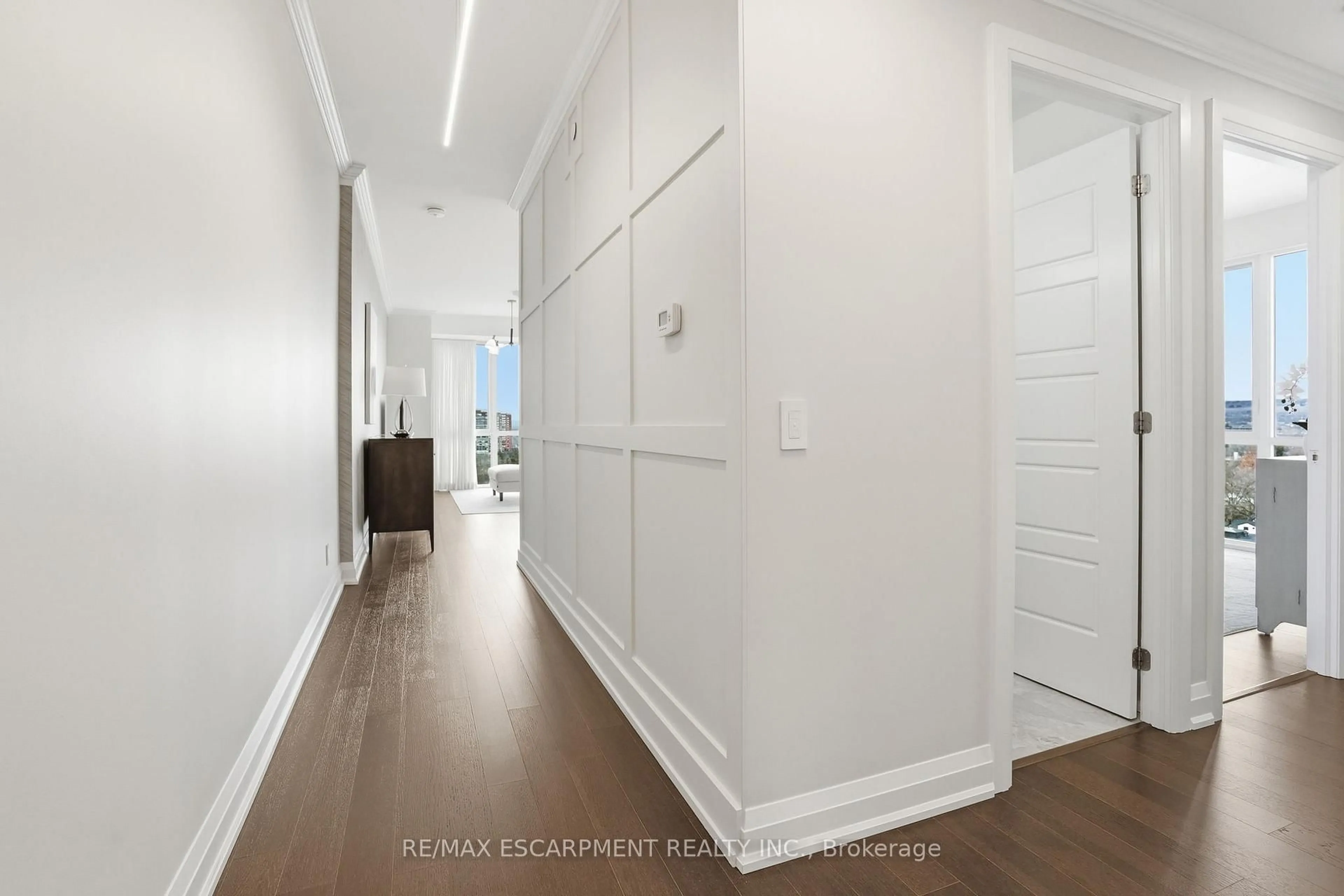 Indoor entryway for 2025 Maria St #1408, Burlington Ontario L7R 0E9