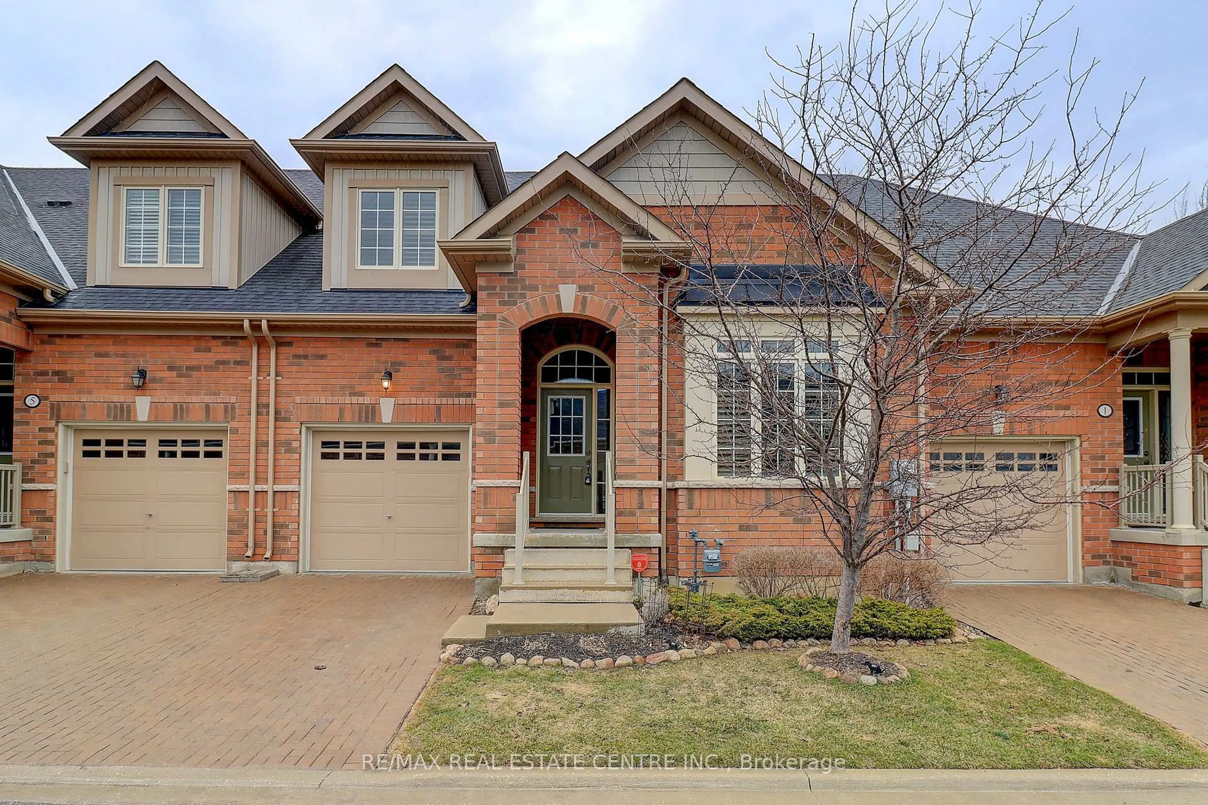 Home with brick exterior material, street for 3 Alamode Rd, Brampton Ontario L6R 3Z8