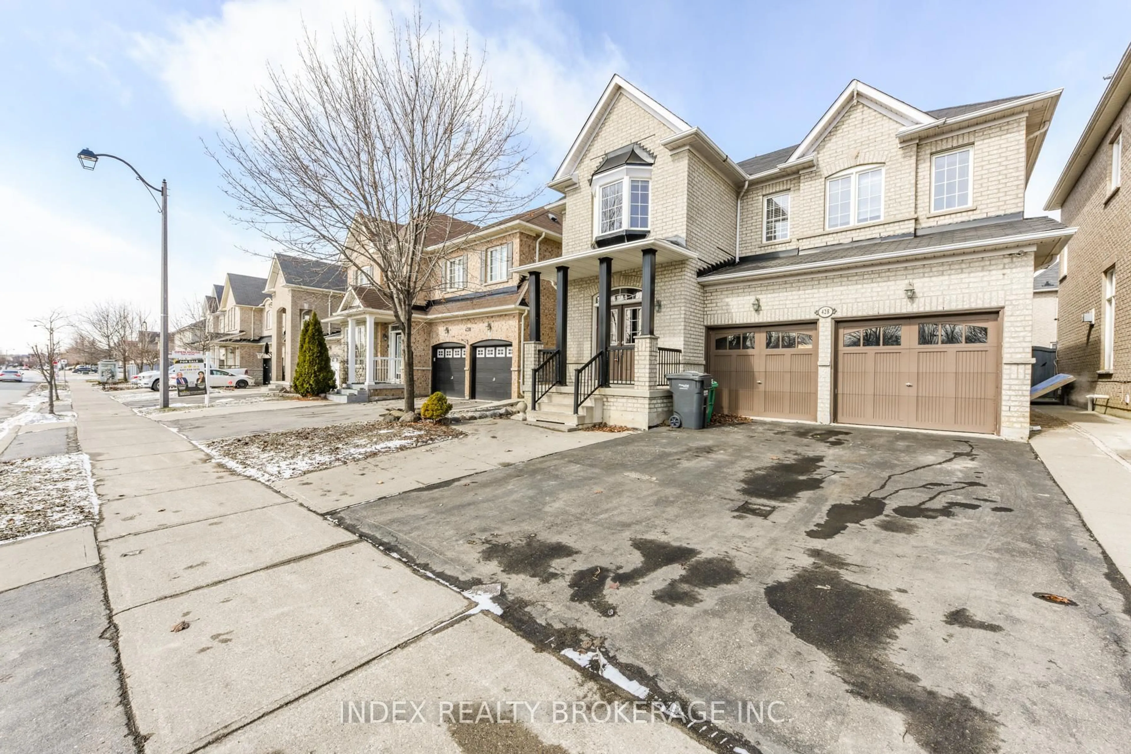 A pic from outside/outdoor area/front of a property/back of a property/a pic from drone, street for 428 Father Tobin Rd, Brampton Ontario L6R 0S2