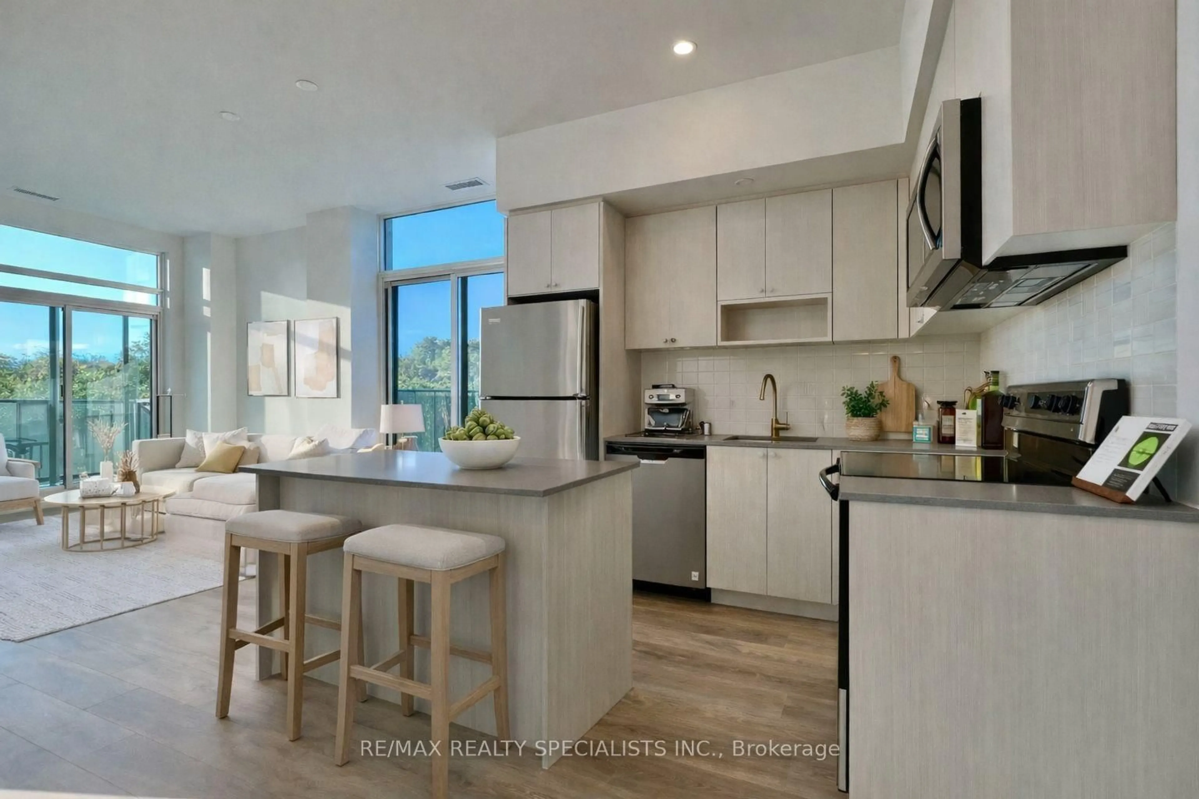 Open concept kitchen, unknown for 202 Burnhamthorpe Rd #302, Mississauga Ontario L5A 4L4