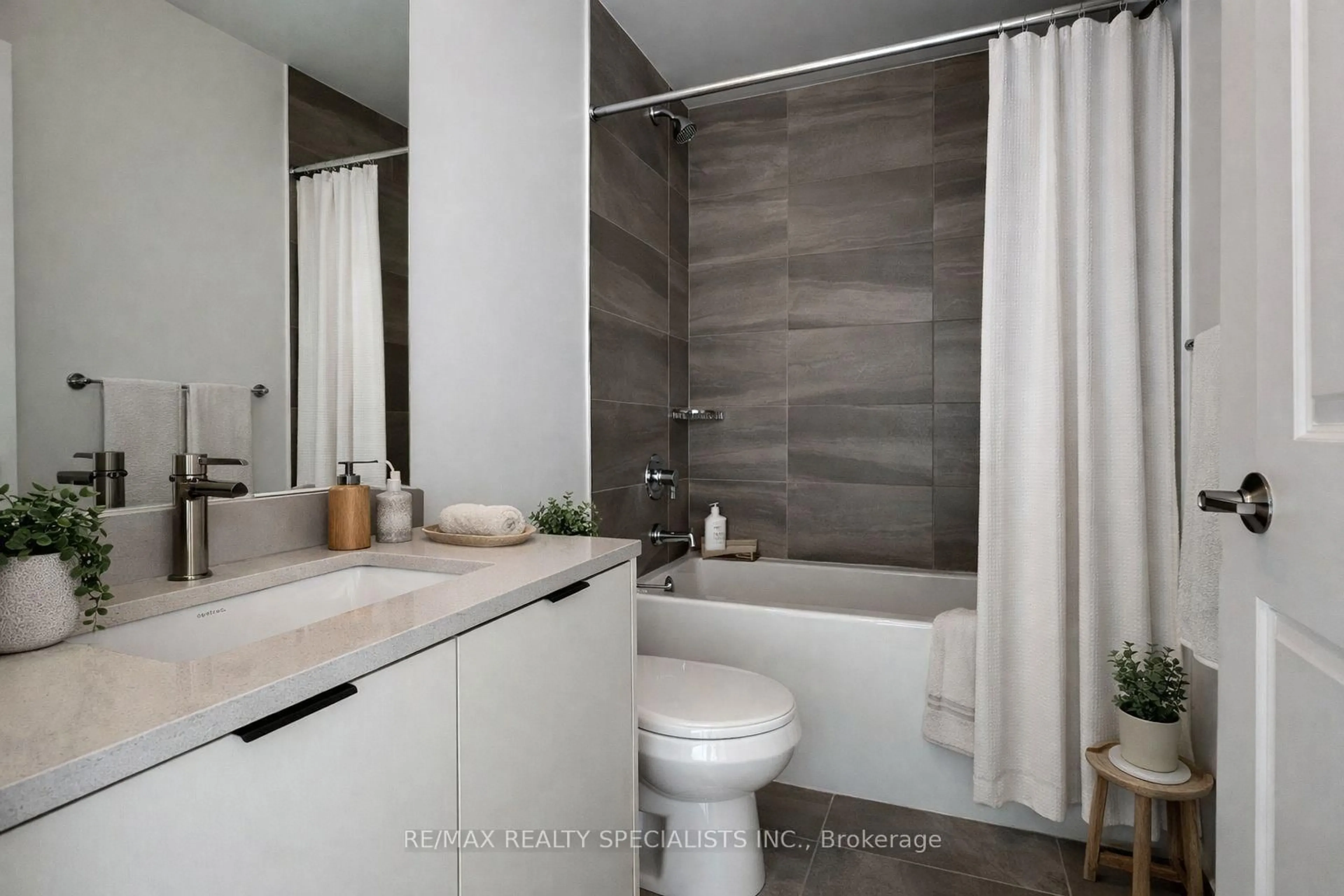 Standard bathroom, ceramic/tile floor for 202 Burnhamthorpe Rd #302, Mississauga Ontario L5A 4L4