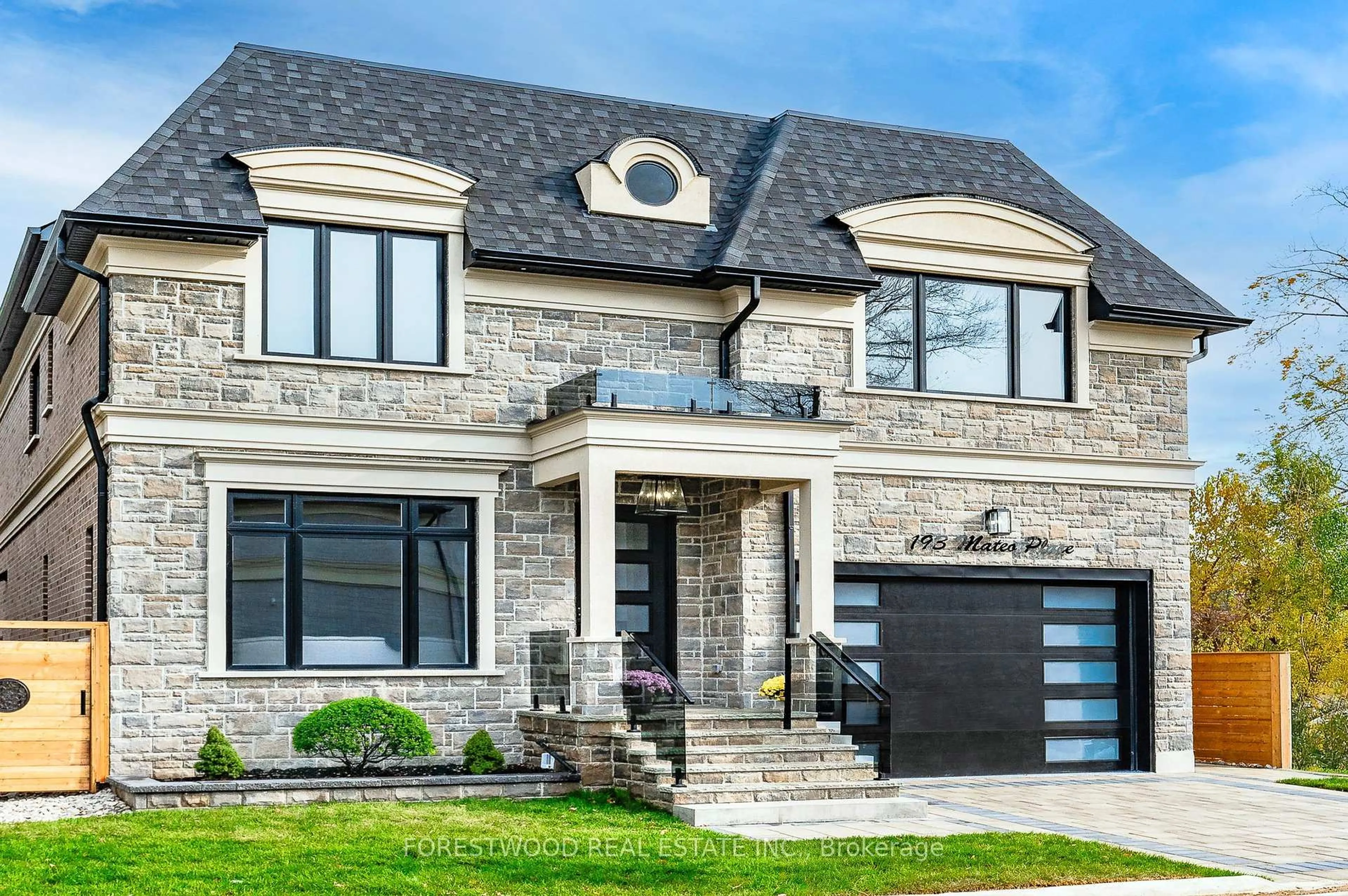 Home with brick exterior material, street for 193 Mateo Pl, Mississauga Ontario L5A 2K4