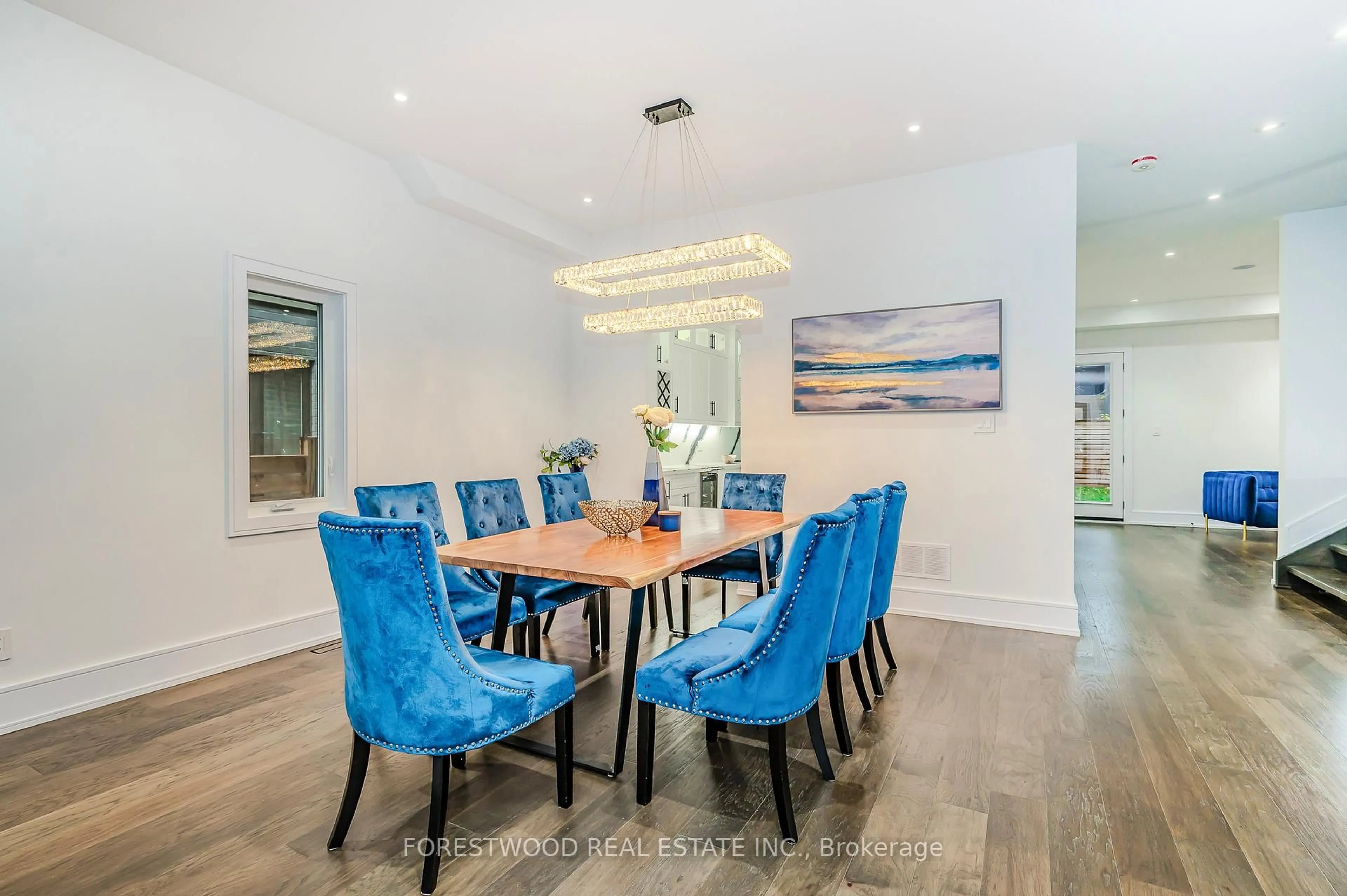 Dining room, wood/laminate floor for 193 Mateo Pl, Mississauga Ontario L5A 2K4