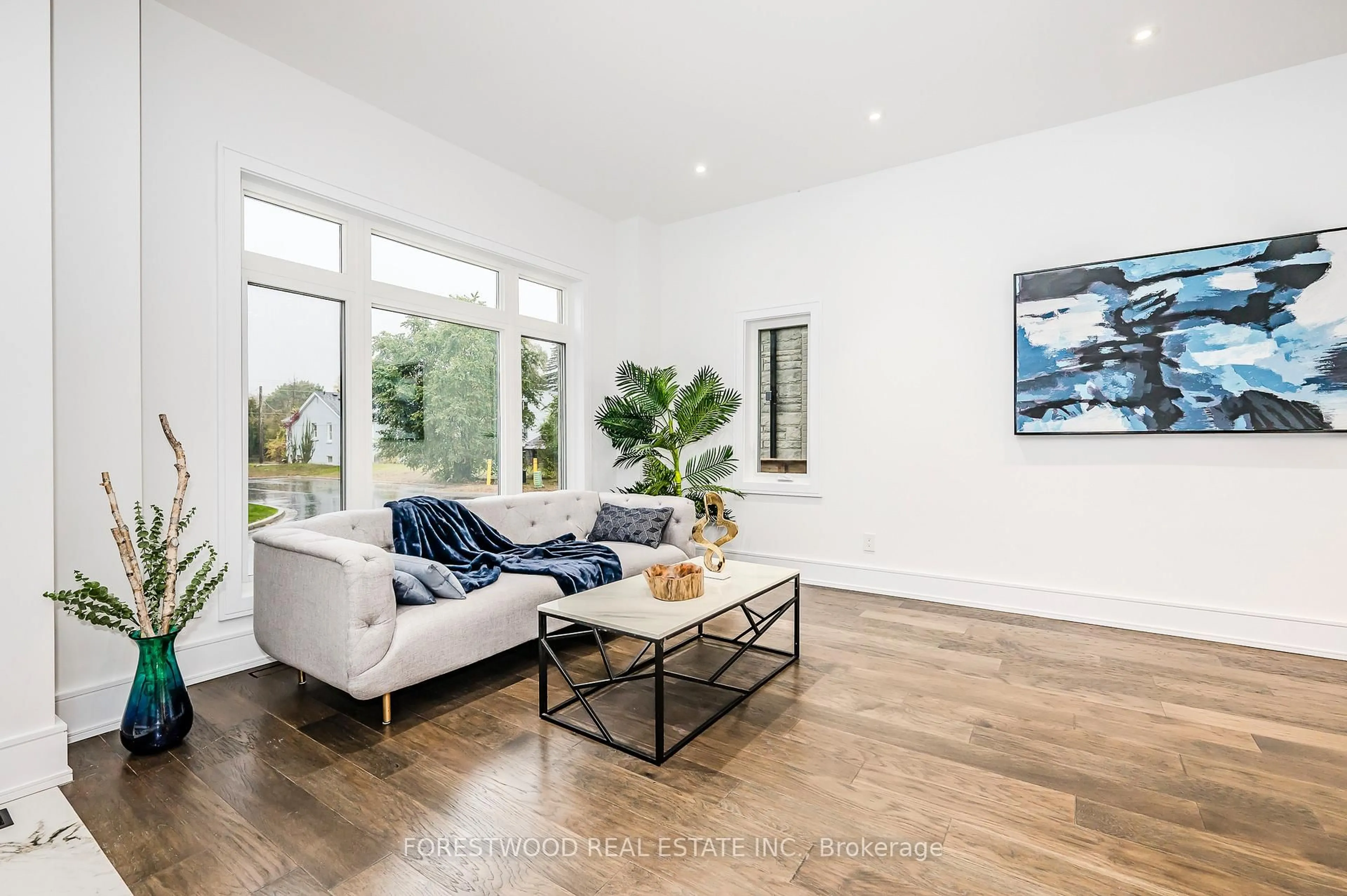 Living room with furniture, unknown for 193 Mateo Pl, Mississauga Ontario L5A 2K4