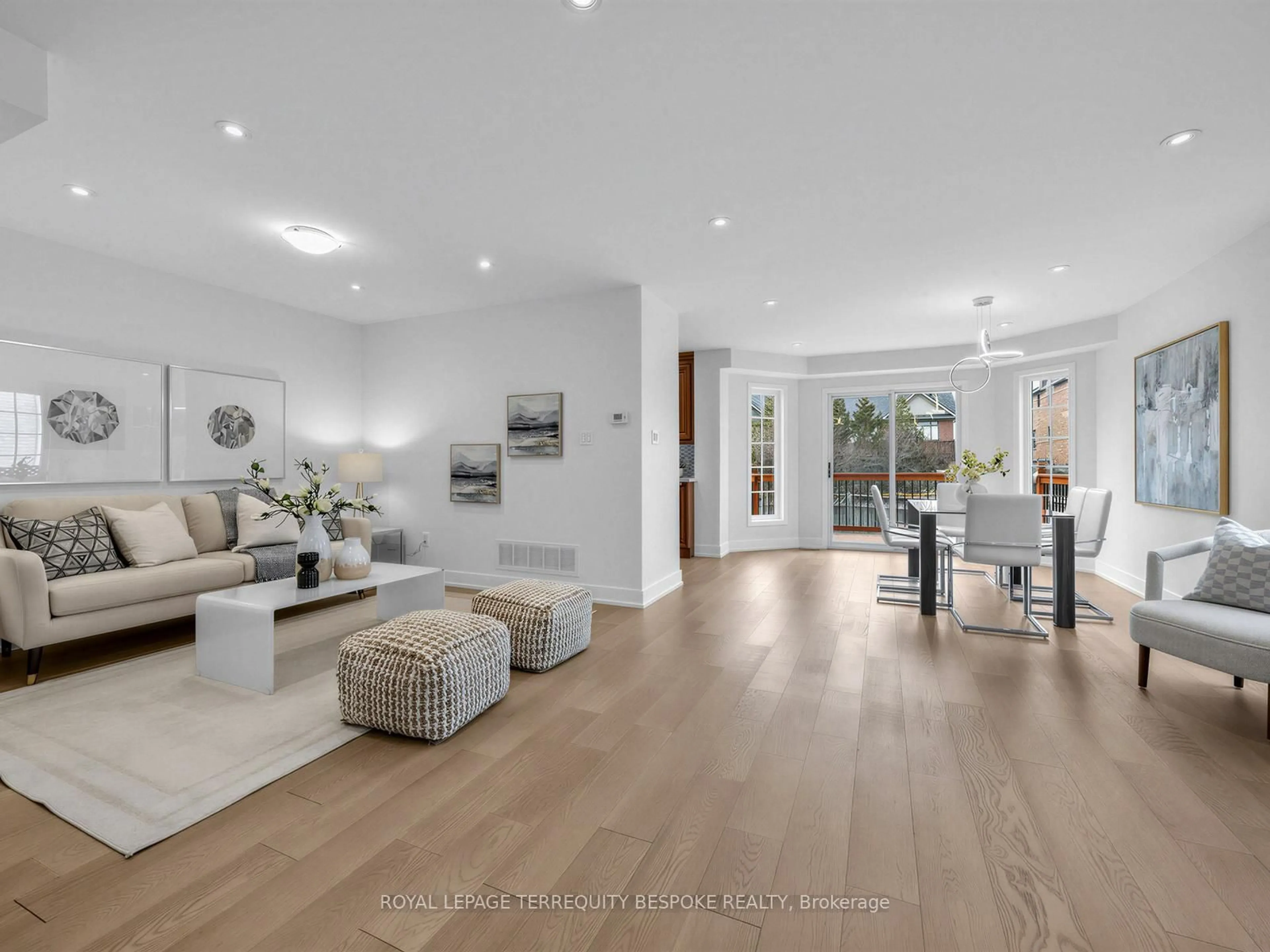 Living room with furniture, wood/laminate floor for 1485 Pinecliff Rd, Oakville Ontario L6M 4A8