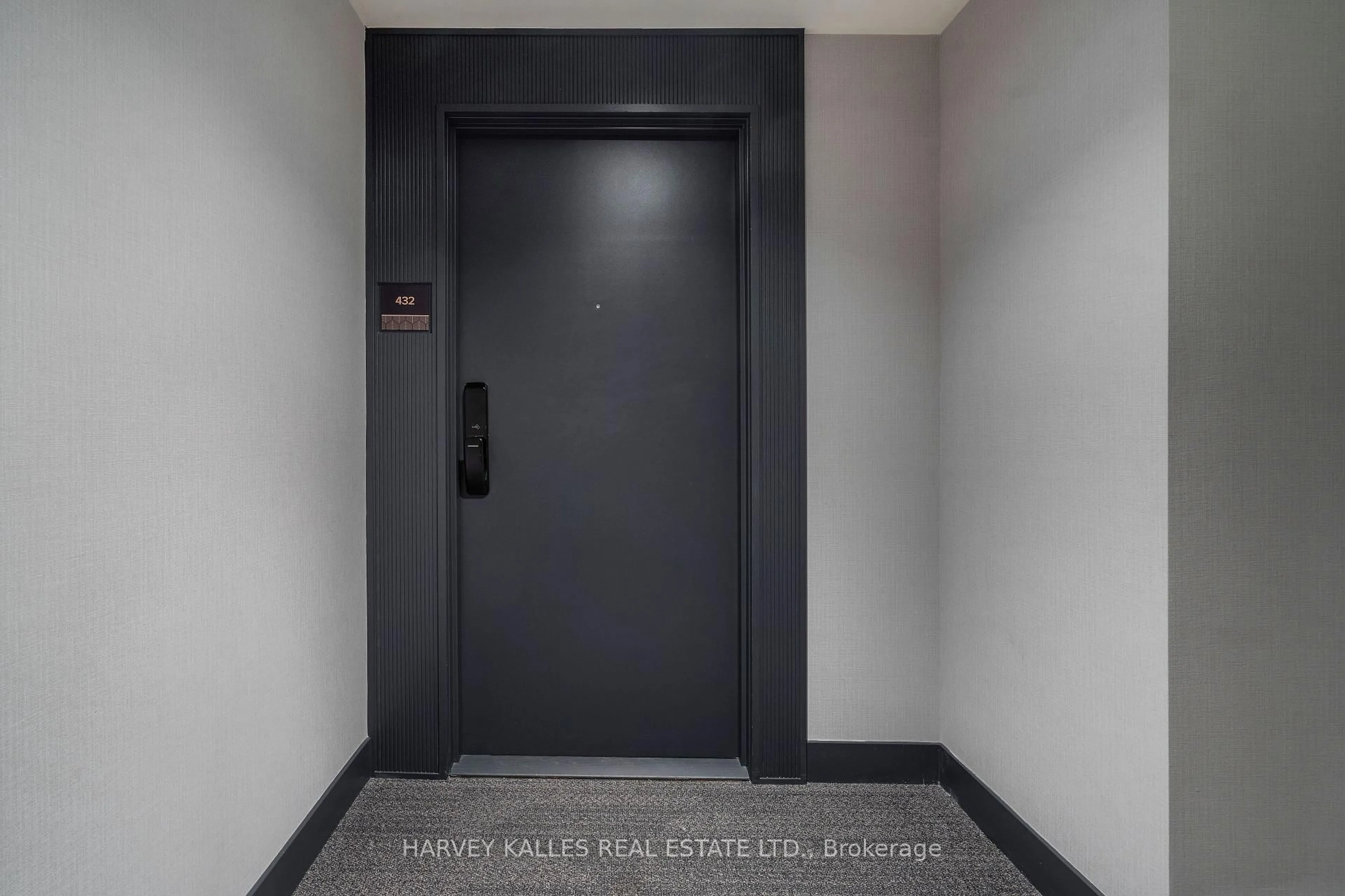 Indoor foyer for 405 Dundas St #432, Oakville Ontario L6M 5P9