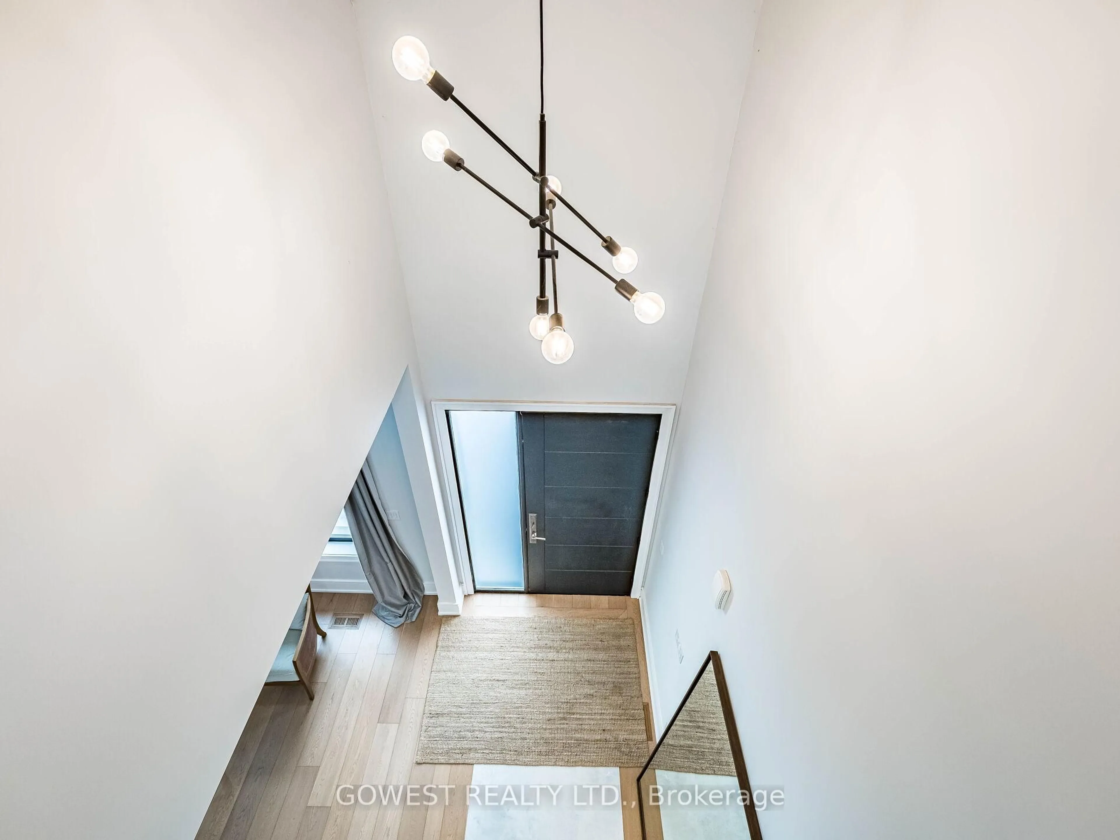 Unknown for 402 Niar Ave, Mississauga Ontario L5G 1W3