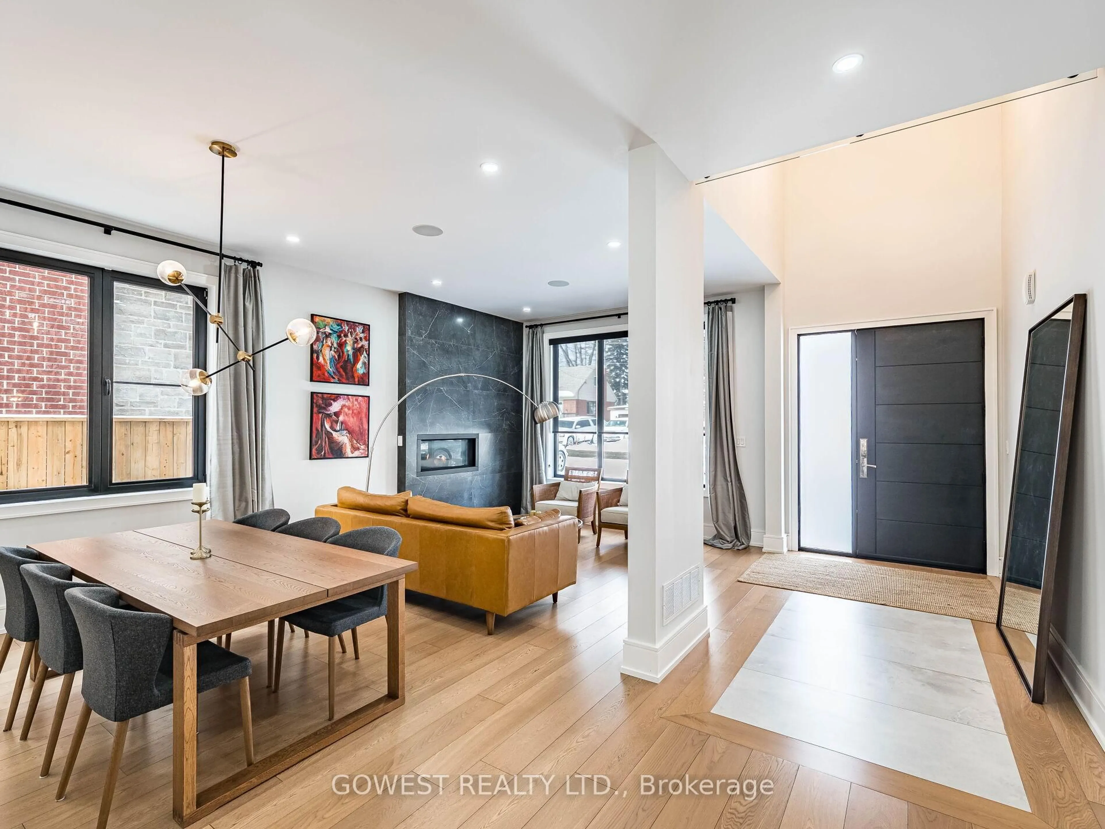 Unknown for 402 Niar Ave, Mississauga Ontario L5G 1W3