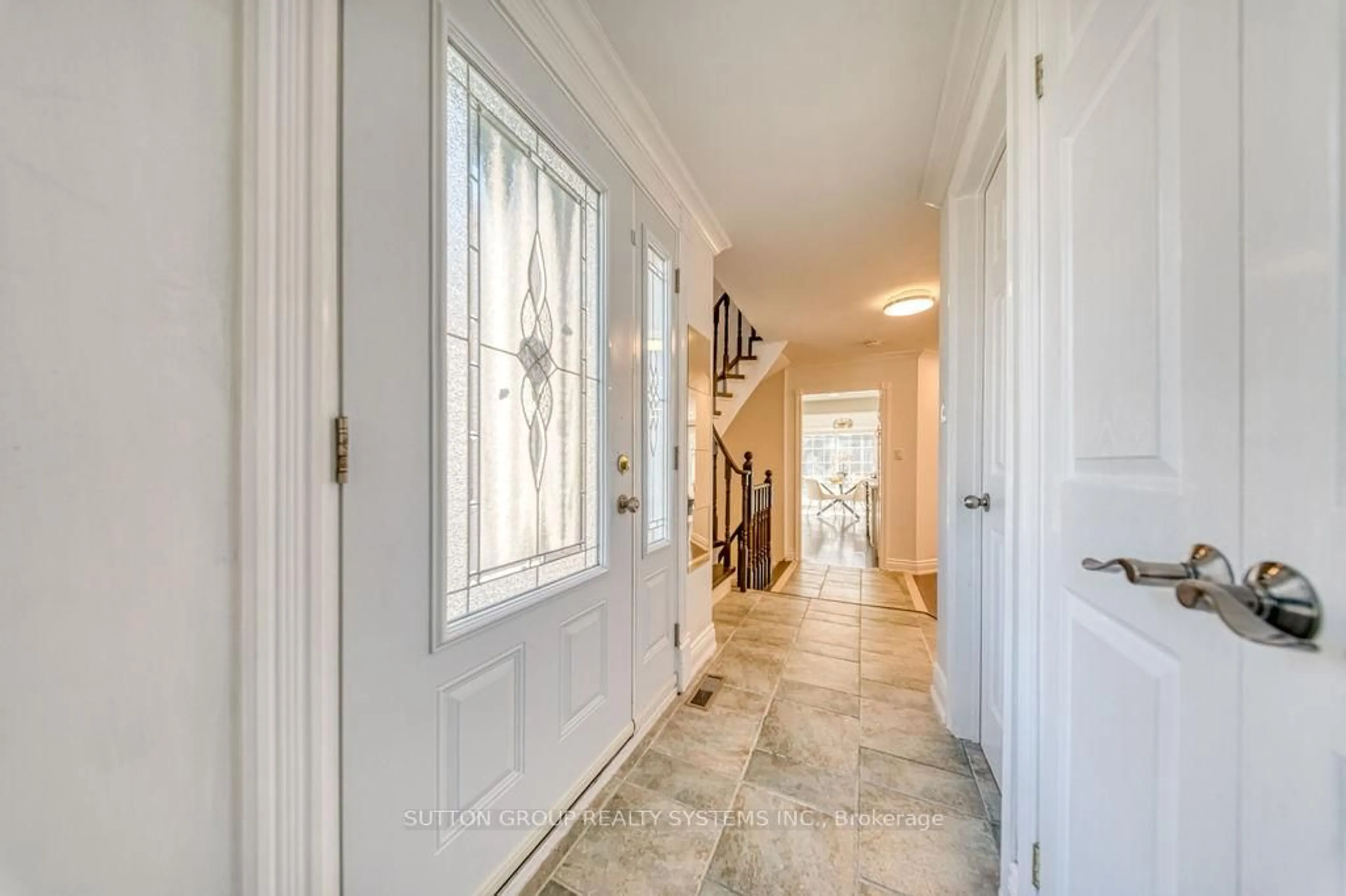 Indoor entryway for 7205 Danton Prom, Mississauga Ontario L5N 5C5