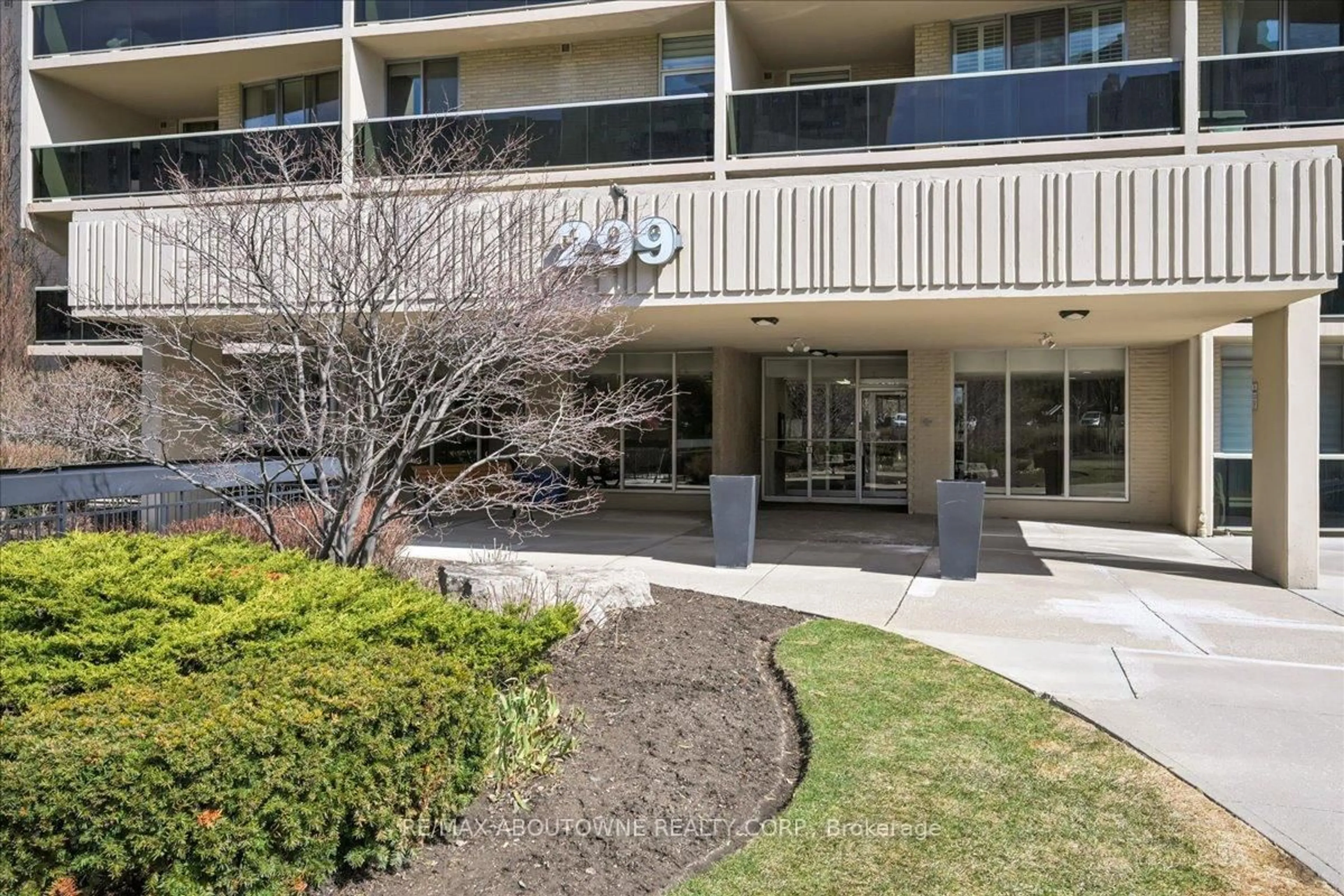 Unknown for 299 Mill Rd #1801, Toronto Ontario M9C 4V9