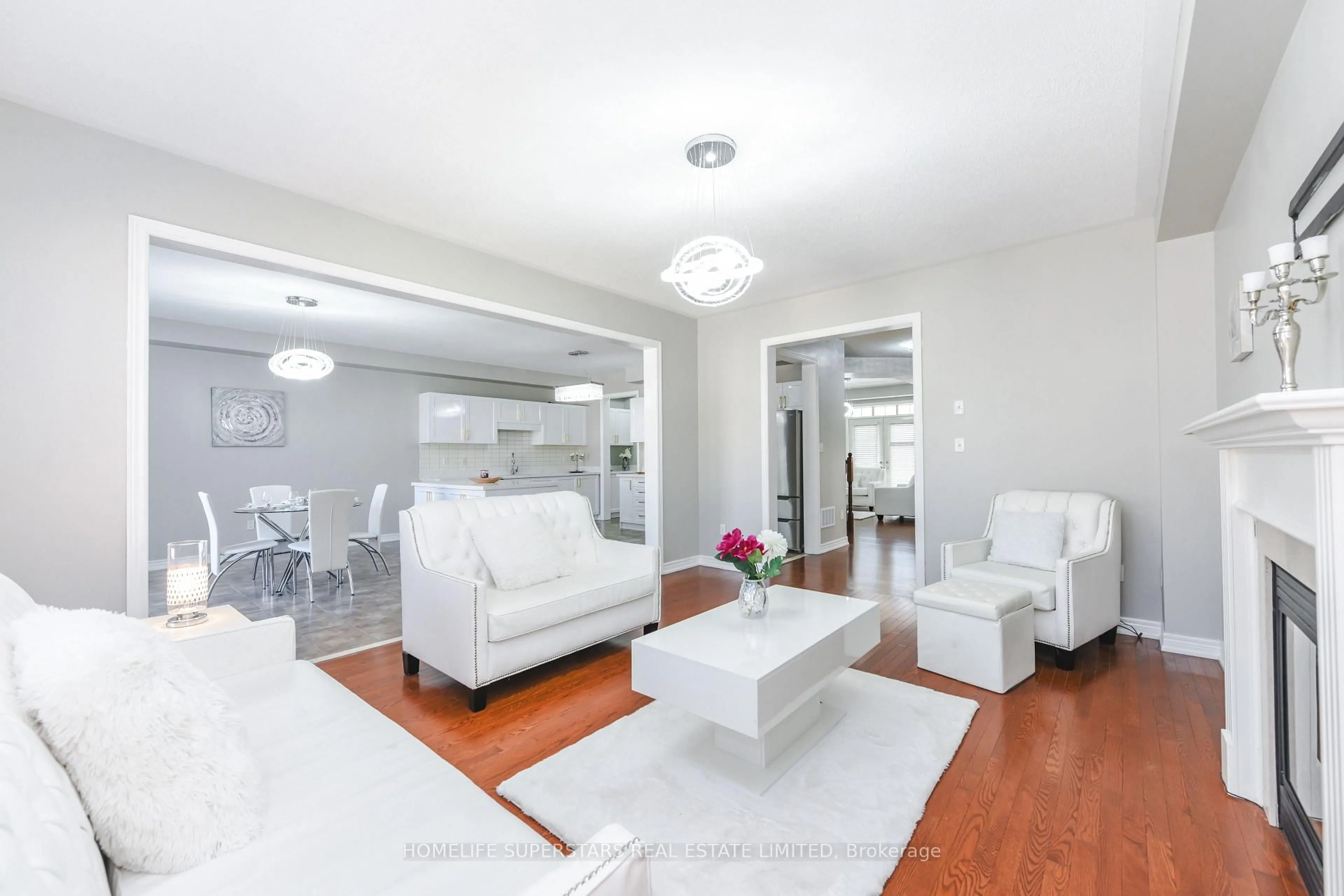 Living room with furniture, unknown for 5 Amy Ave, Brampton Ontario L6P 3L7