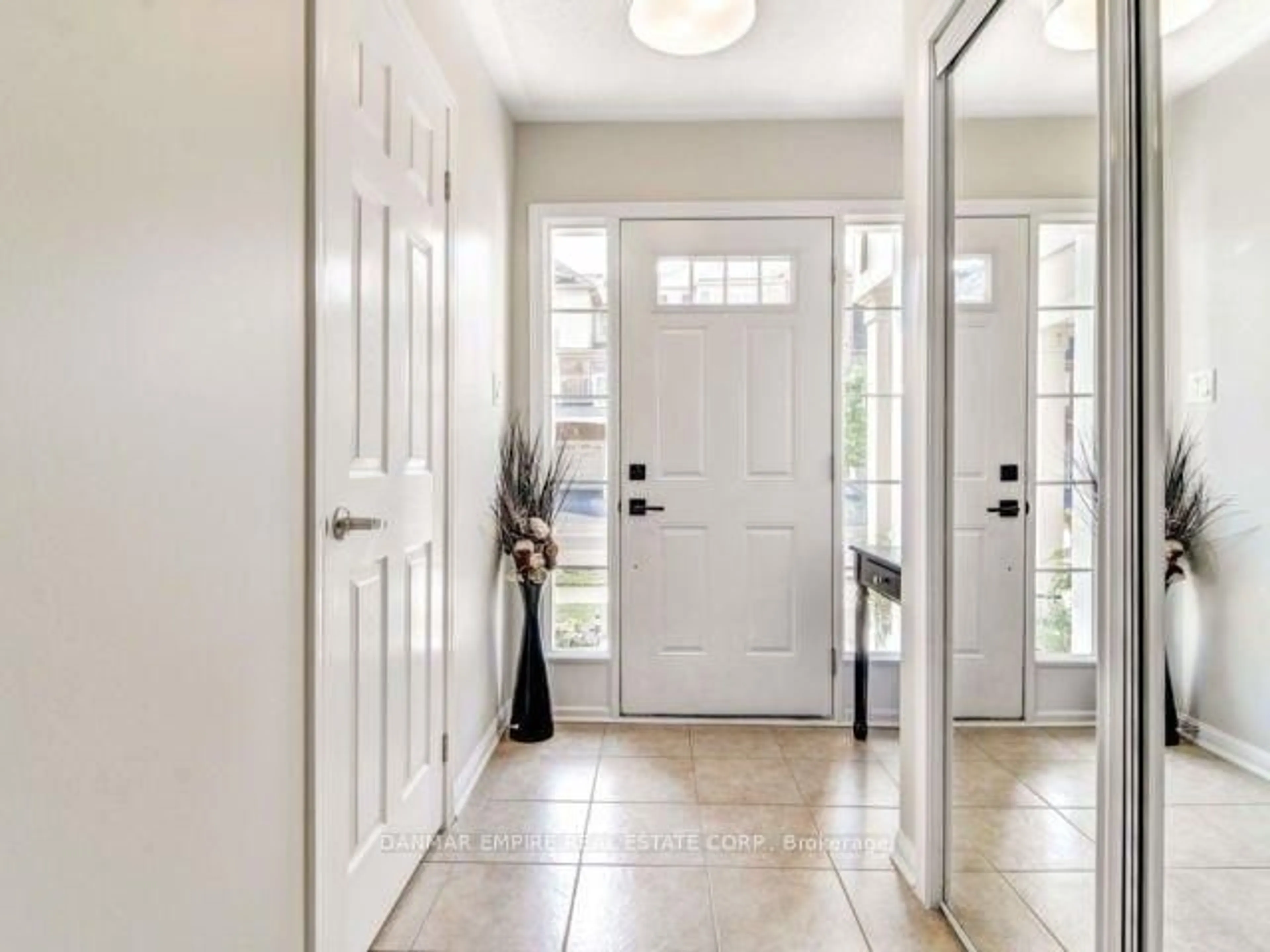 Indoor entryway for 246 Septimus Hts, Milton Ontario L9T 8N6