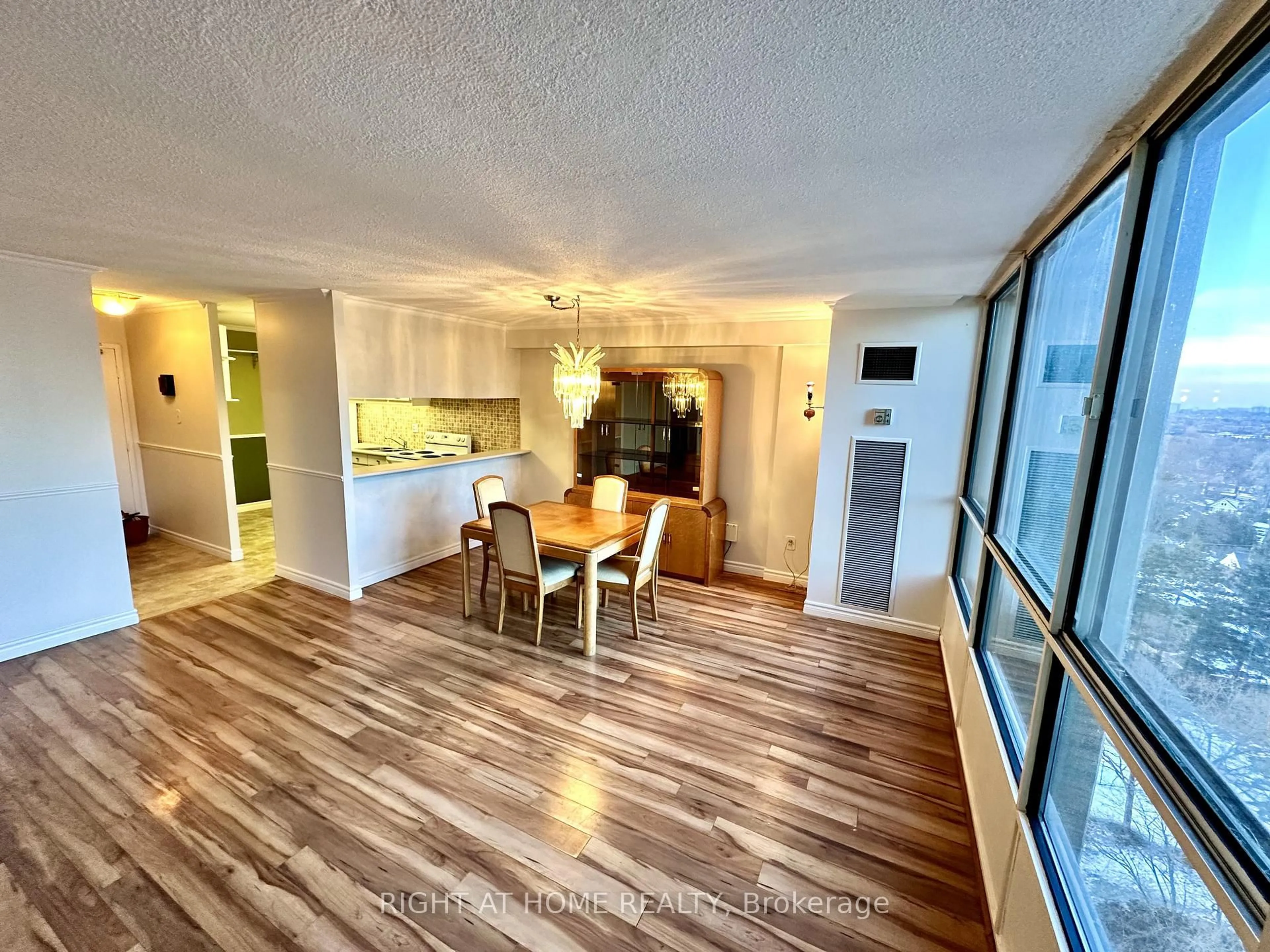 Open concept kitchen, unknown for 10 Martha Eaton Way #1806, Toronto Ontario M6M 5B3