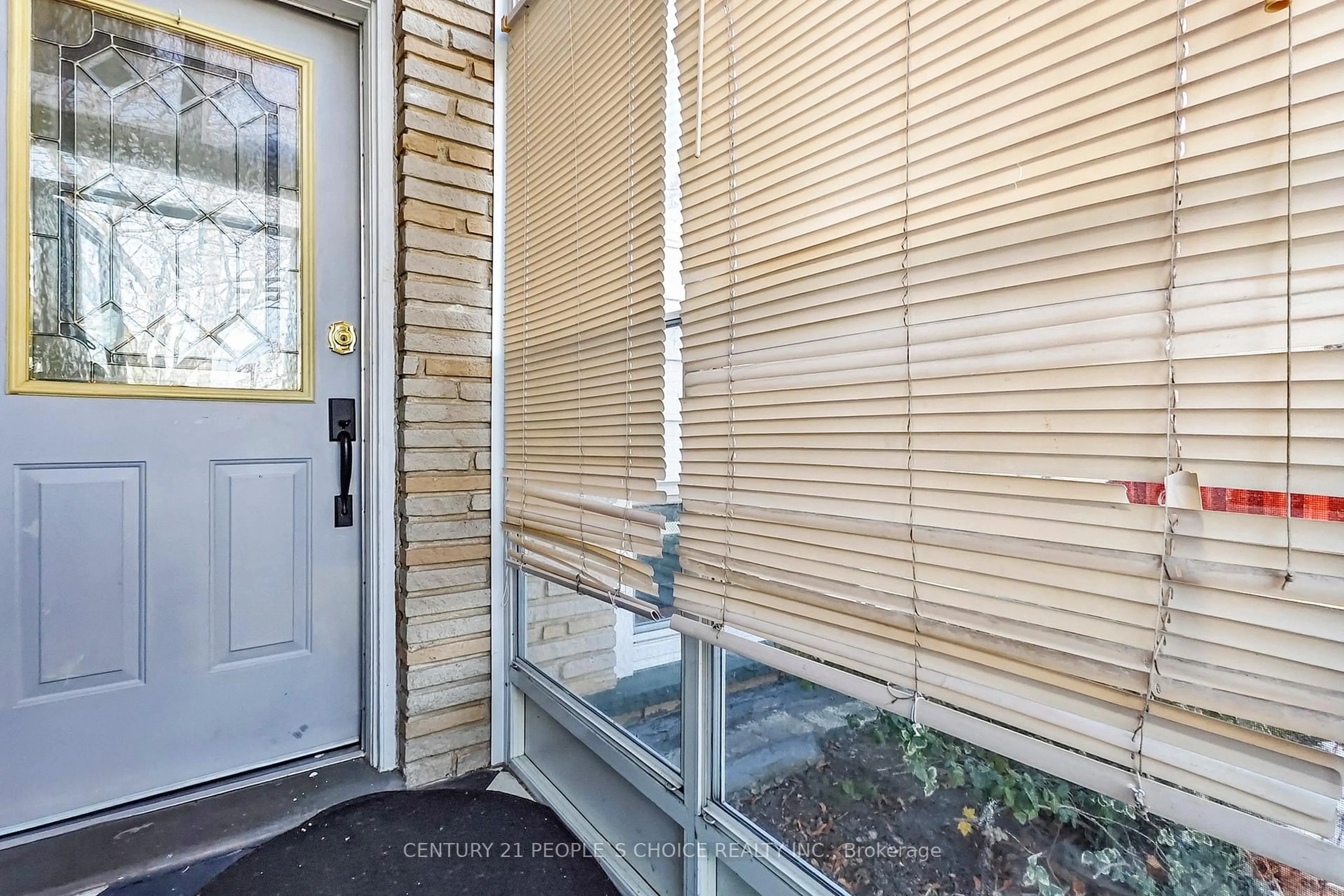 Indoor entryway for 35 Westhumber Blvd, Toronto Ontario M9W 3M5