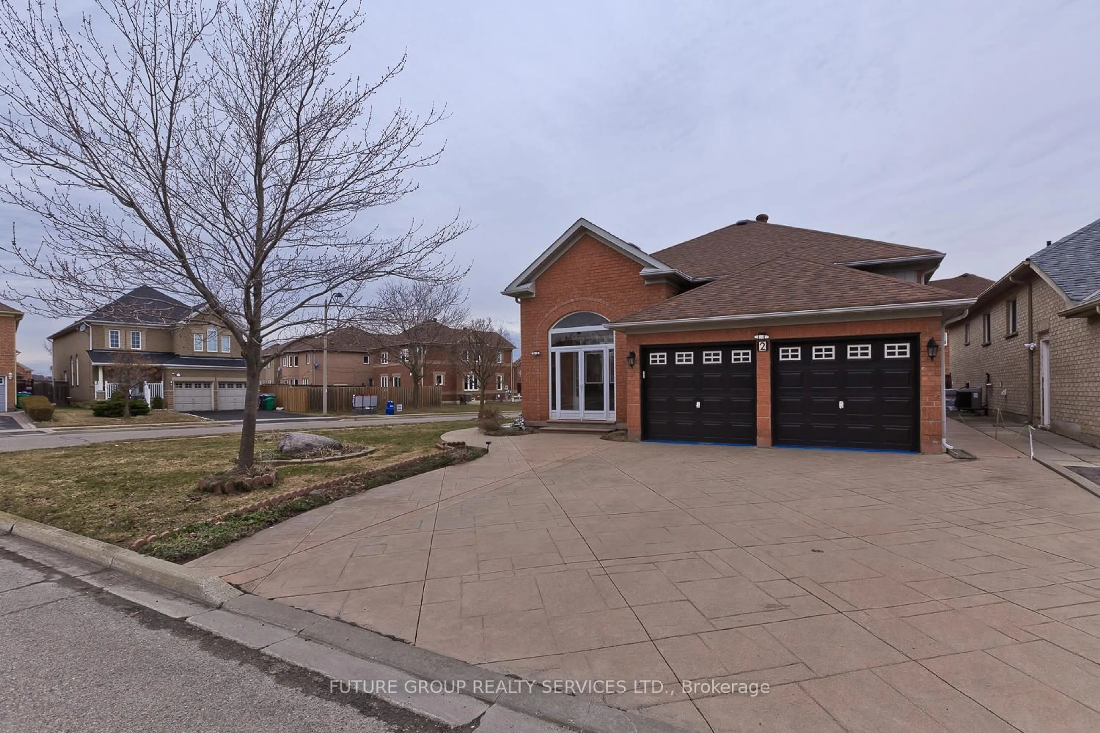 Unknown for 2 Willow Heights Crt, Brampton Ontario L6R 2S3