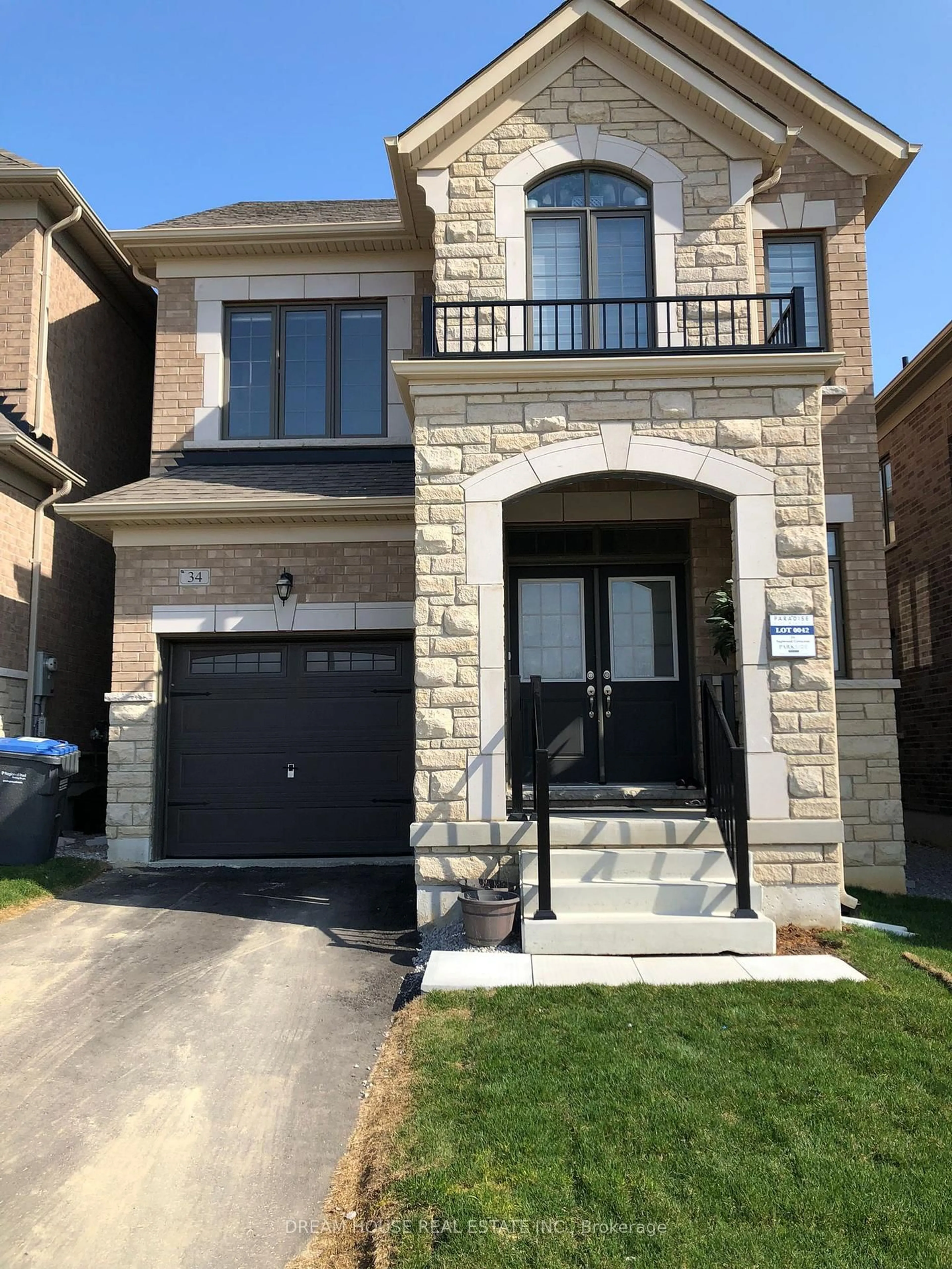 Home with brick exterior material, street for 34 Sapwood Cres, Brampton Ontario L6Z 1W5