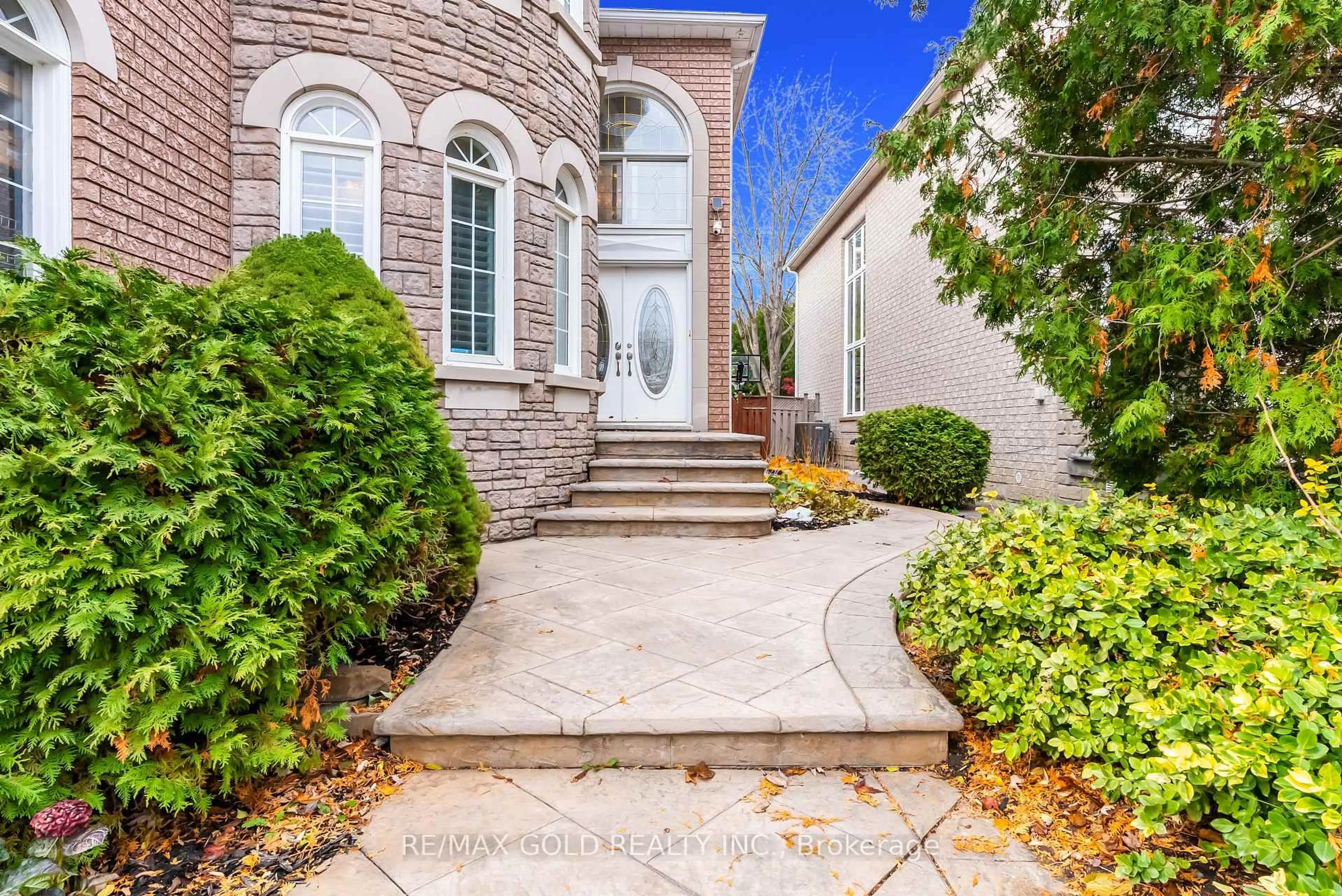 Unknown for 343 Bristol Rd, Mississauga Ontario L4Z 3V6