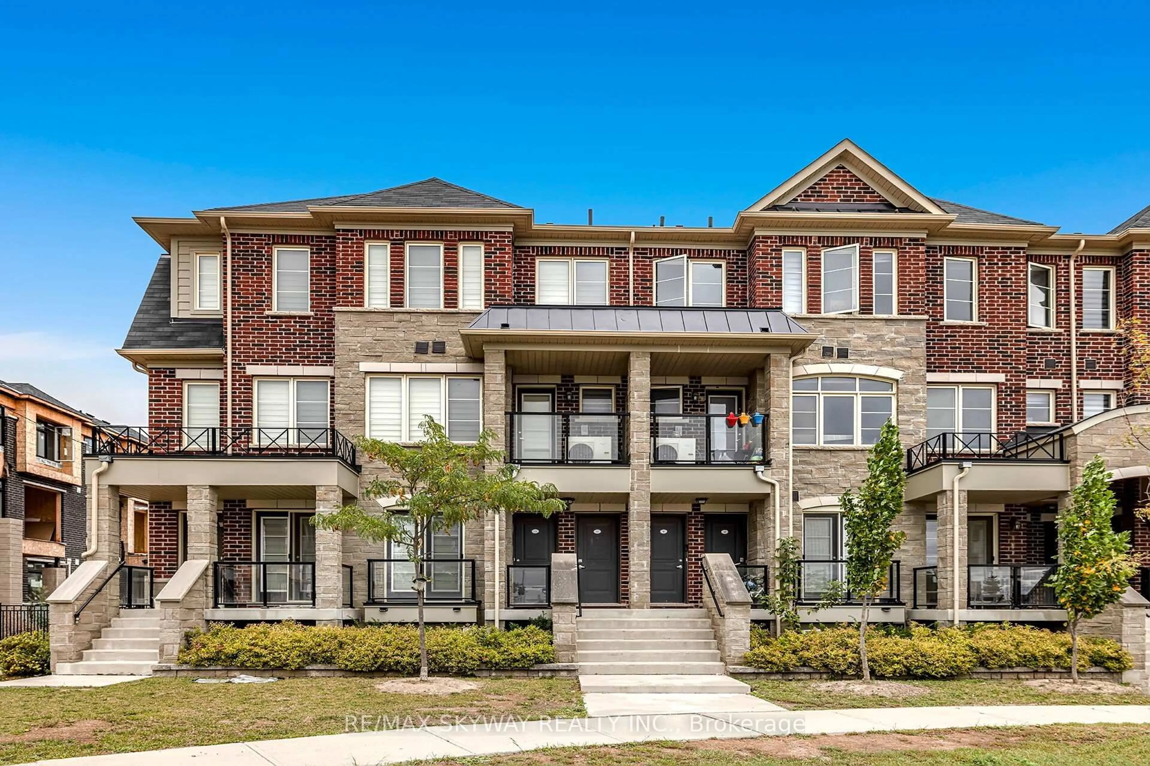 Home with brick exterior material, unknown for 200 Veterans Dr #10, Brampton Ontario L7A 4S6