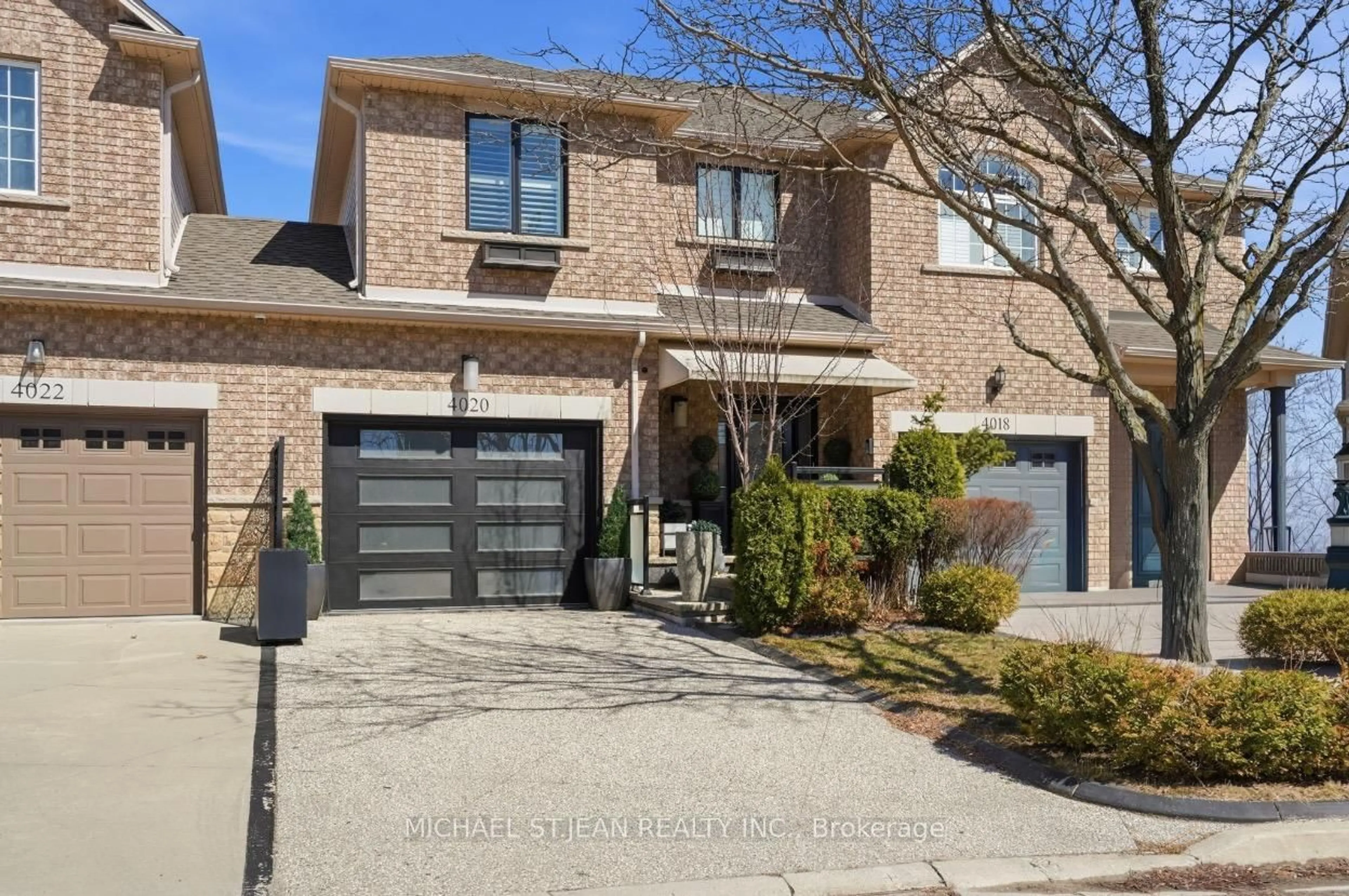 Home with brick exterior material, street for 4020 Alexan Cres, Burlington Ontario L3M 5A8