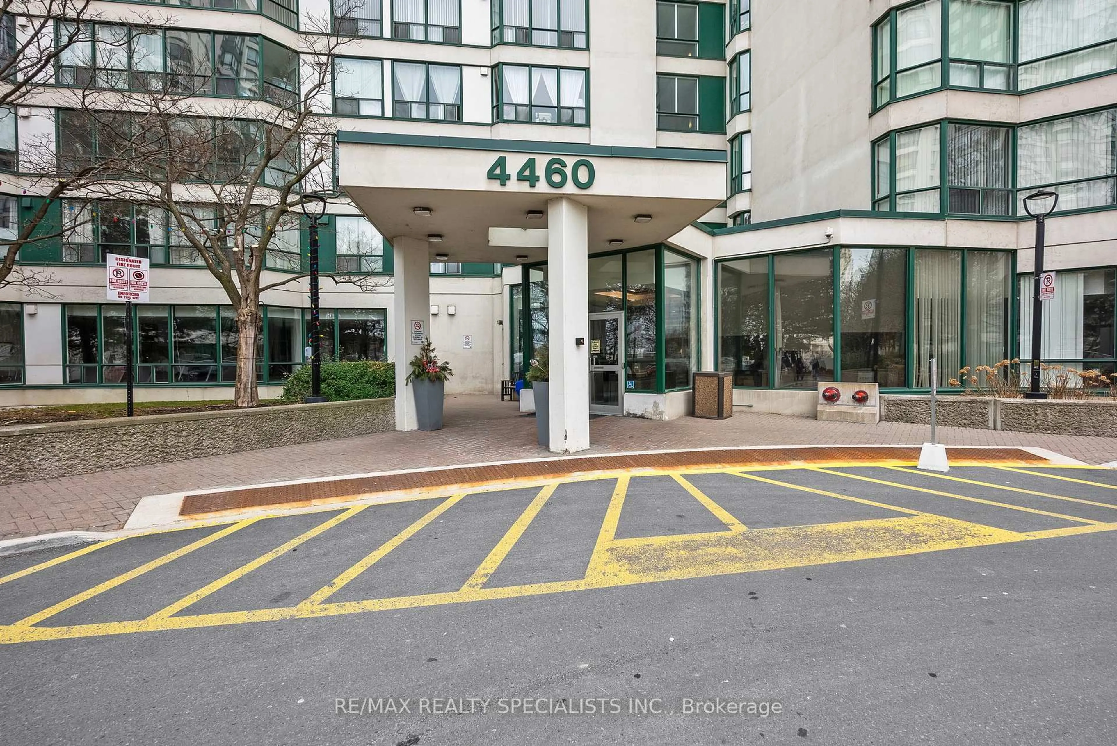 Indoor foyer for 4460 Tucana Crt #2202, Mississauga Ontario L5R 3K9