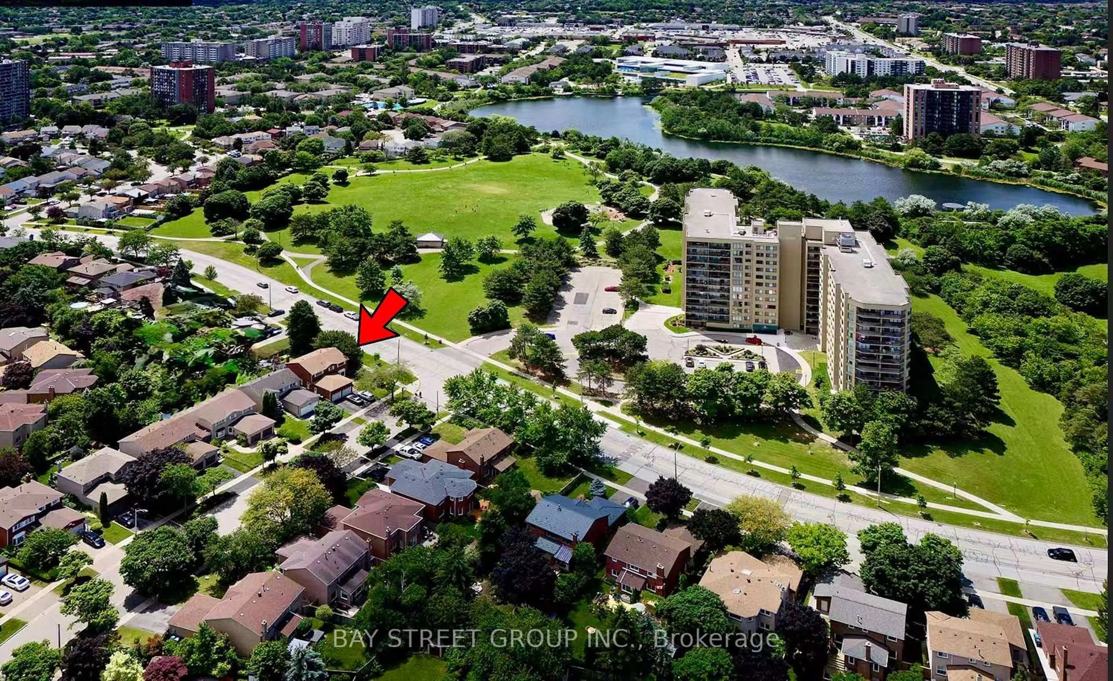 A pic from outside/outdoor area/front of a property/back of a property/a pic from drone, water/lake/river/ocean view for 2554 Valencia Rd, Mississauga Ontario L5N 4L6
