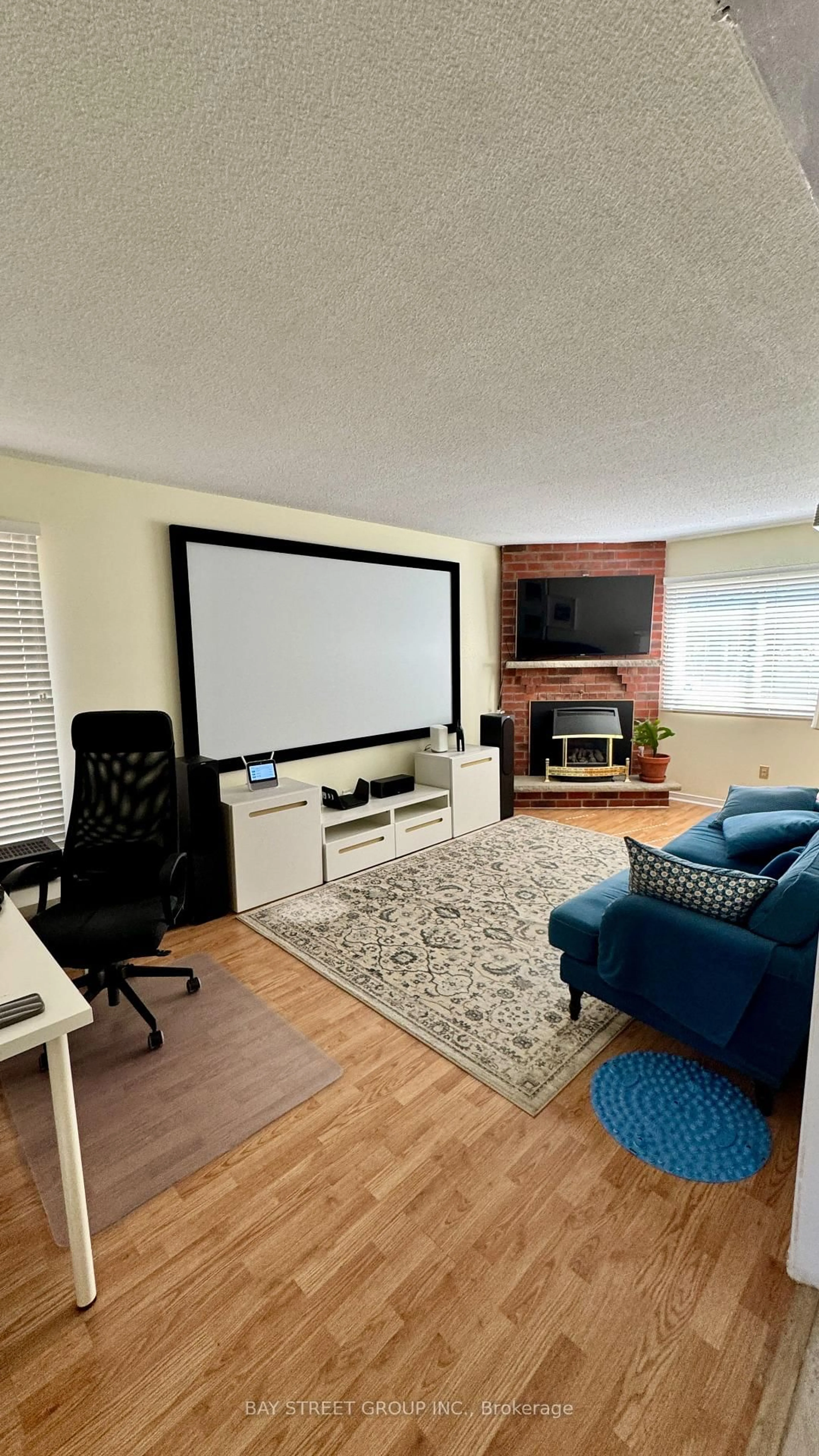 Unknown for 2554 Valencia Rd, Mississauga Ontario L5N 4L6