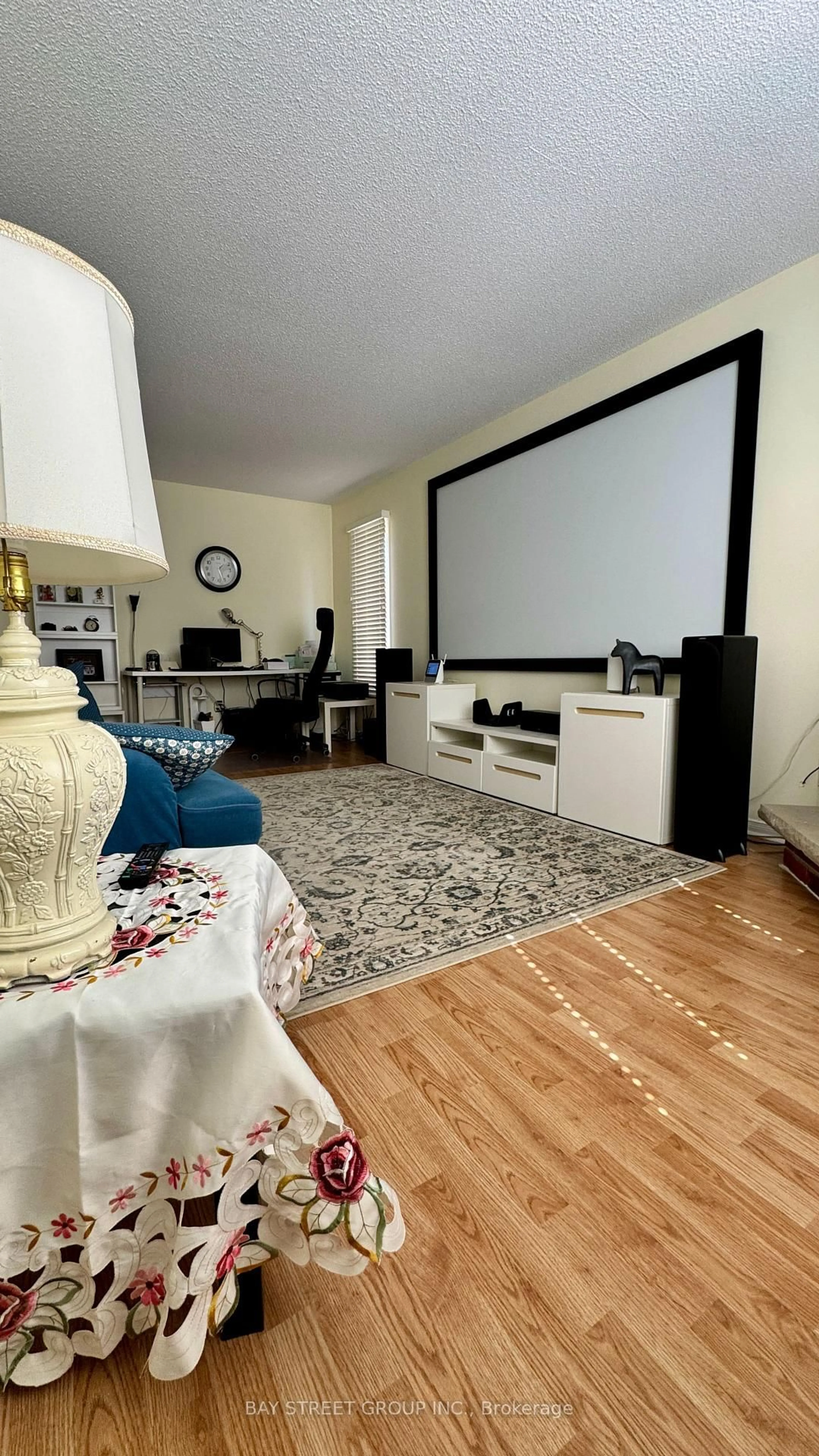 Unknown for 2554 Valencia Rd, Mississauga Ontario L5N 4L6