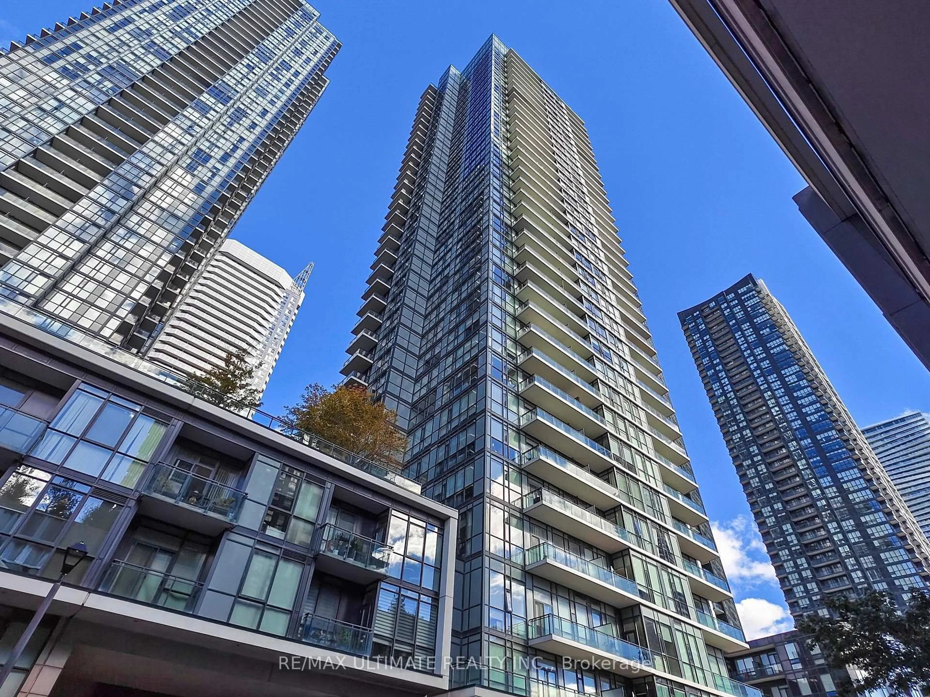 A pic from outside/outdoor area/front of a property/back of a property/a pic from drone, city buildings view from balcony for 4065 Brickstone Mews #3102, Mississauga Ontario L5B 0G3