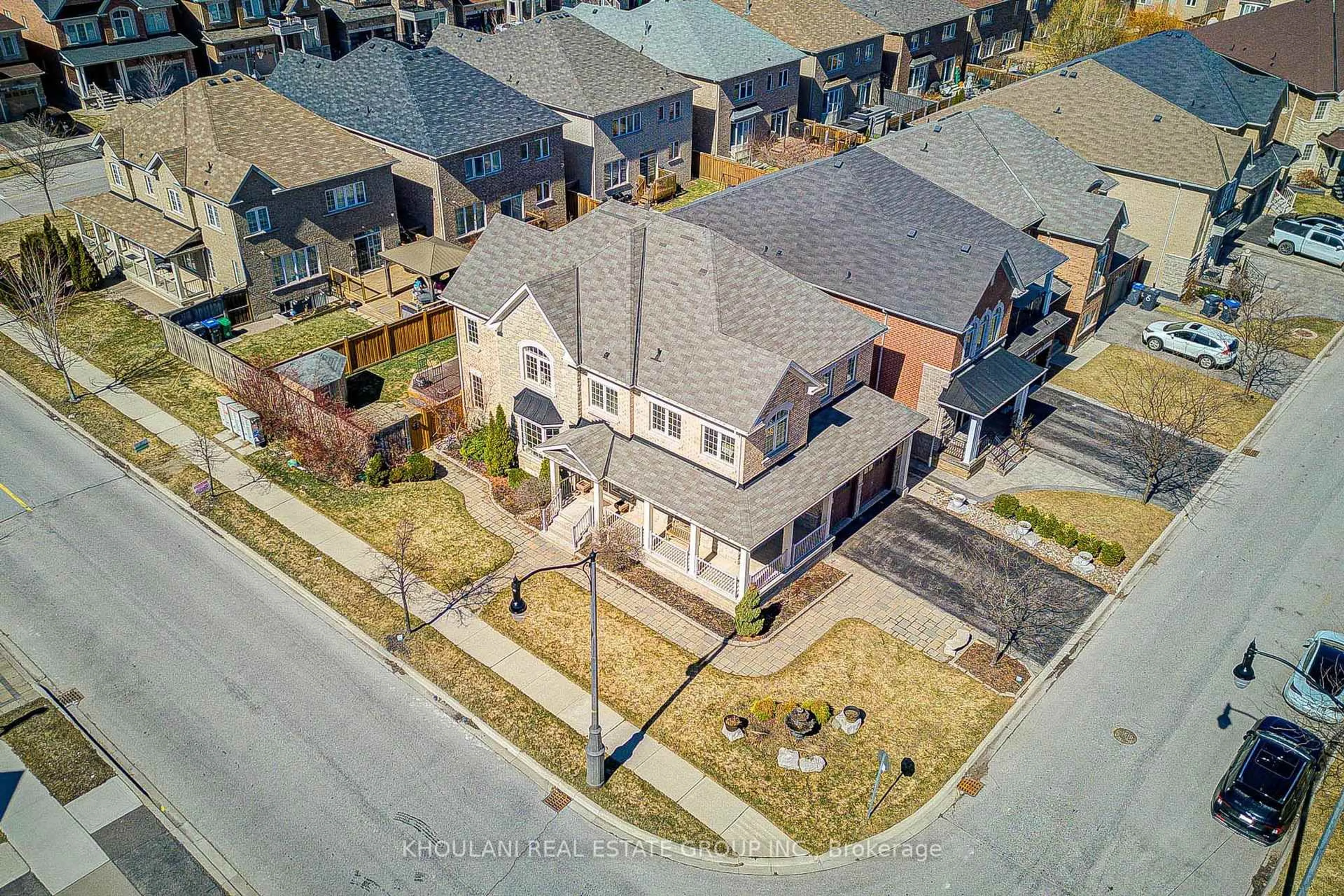 A pic from outside/outdoor area/front of a property/back of a property/a pic from drone, street for 13 Brentwick Dr, Brampton Ontario L6X 3B3
