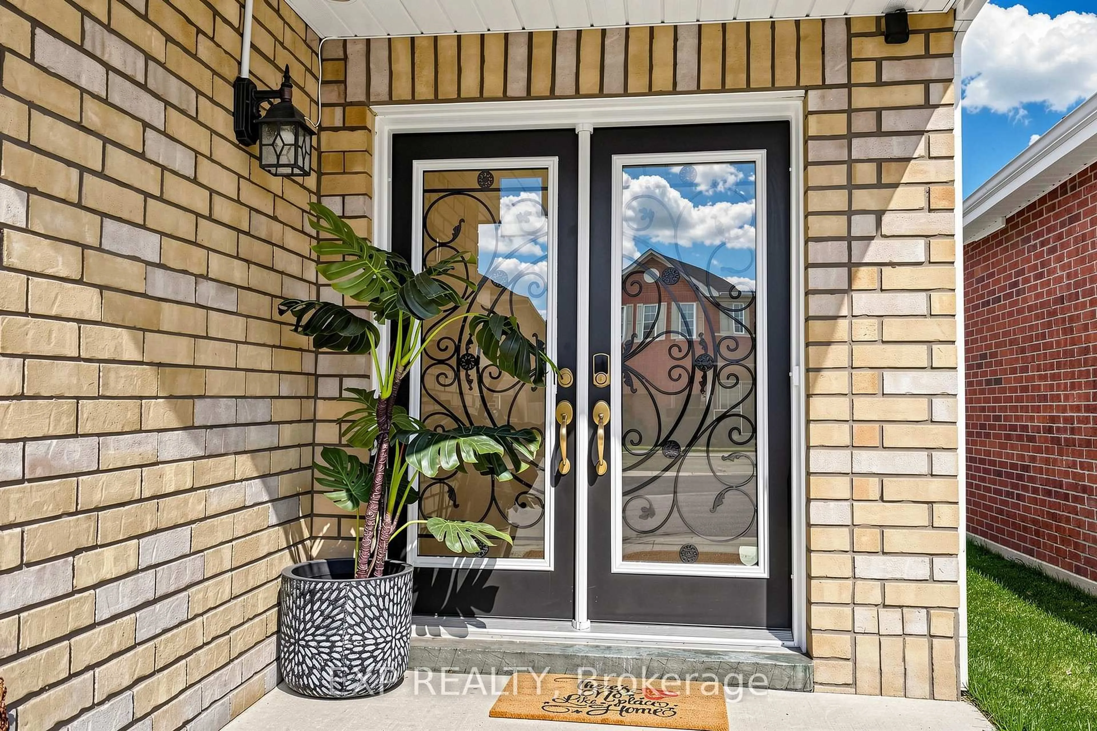 Indoor entryway for 101 Cookview Dr, Brampton Ontario L6R 3T9