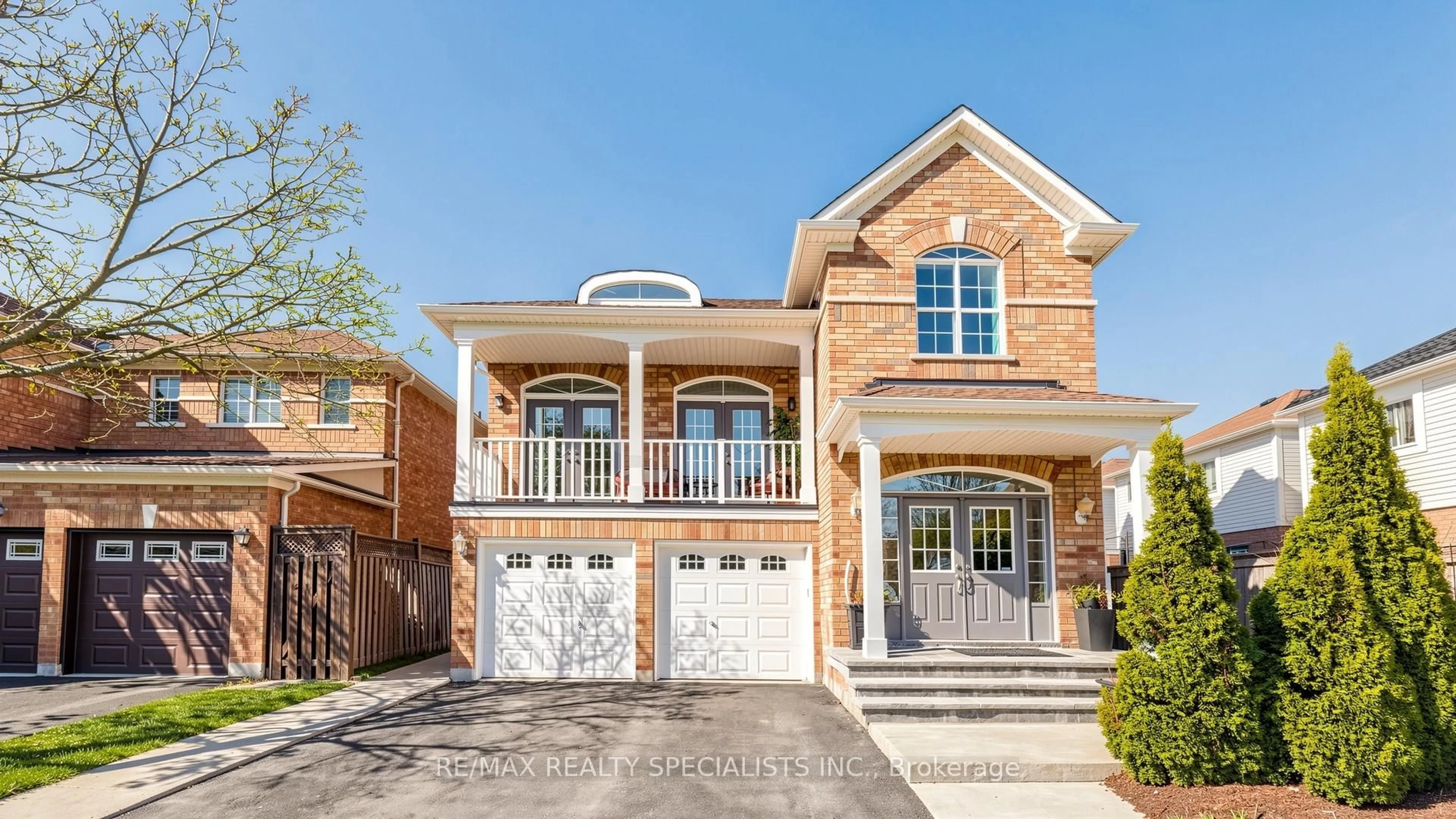 Home with brick exterior material, street for 193 Queen Mary Dr, Brampton Ontario L7A 1Y3