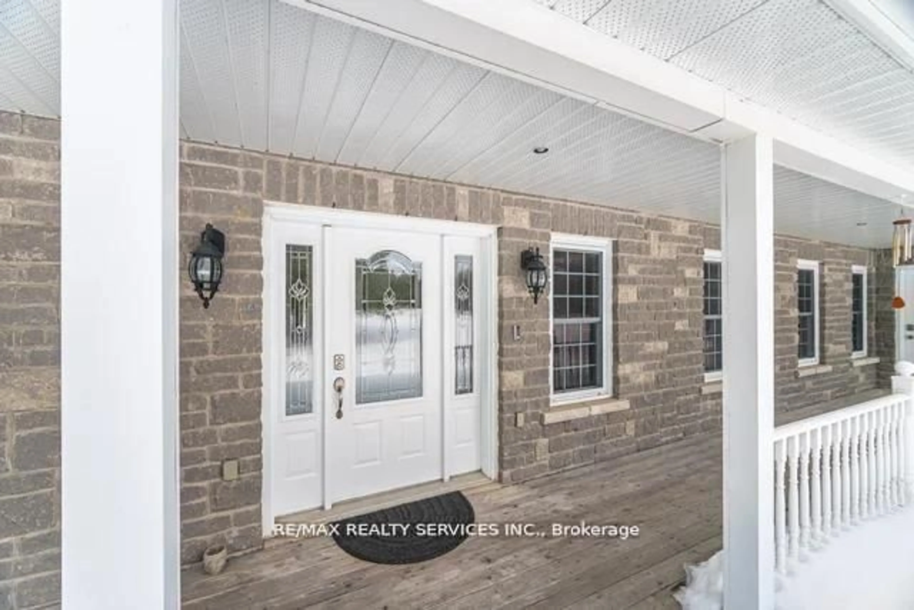 Indoor entryway for 20040 Kennedy Rd, Caledon Ontario L7K 1Y3