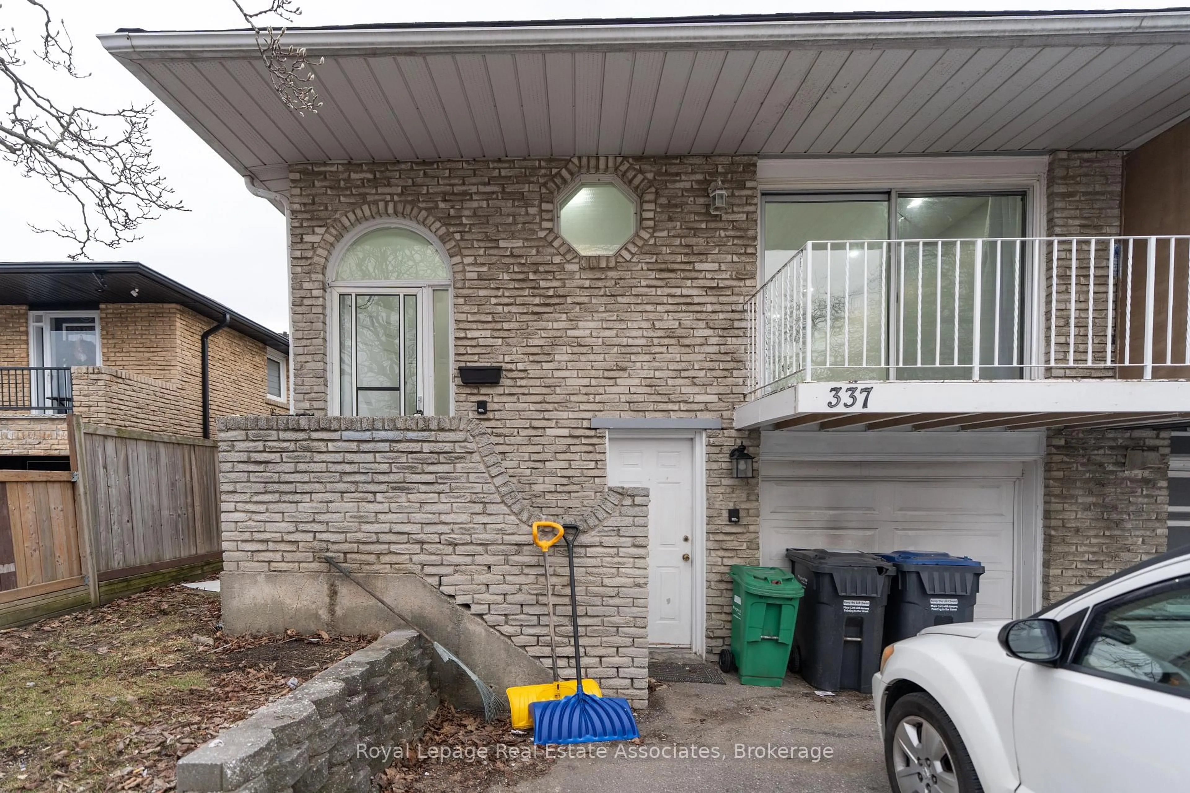 Home with brick exterior material, building for 337 Hansen Rd, Brampton Ontario L6V 2Y2