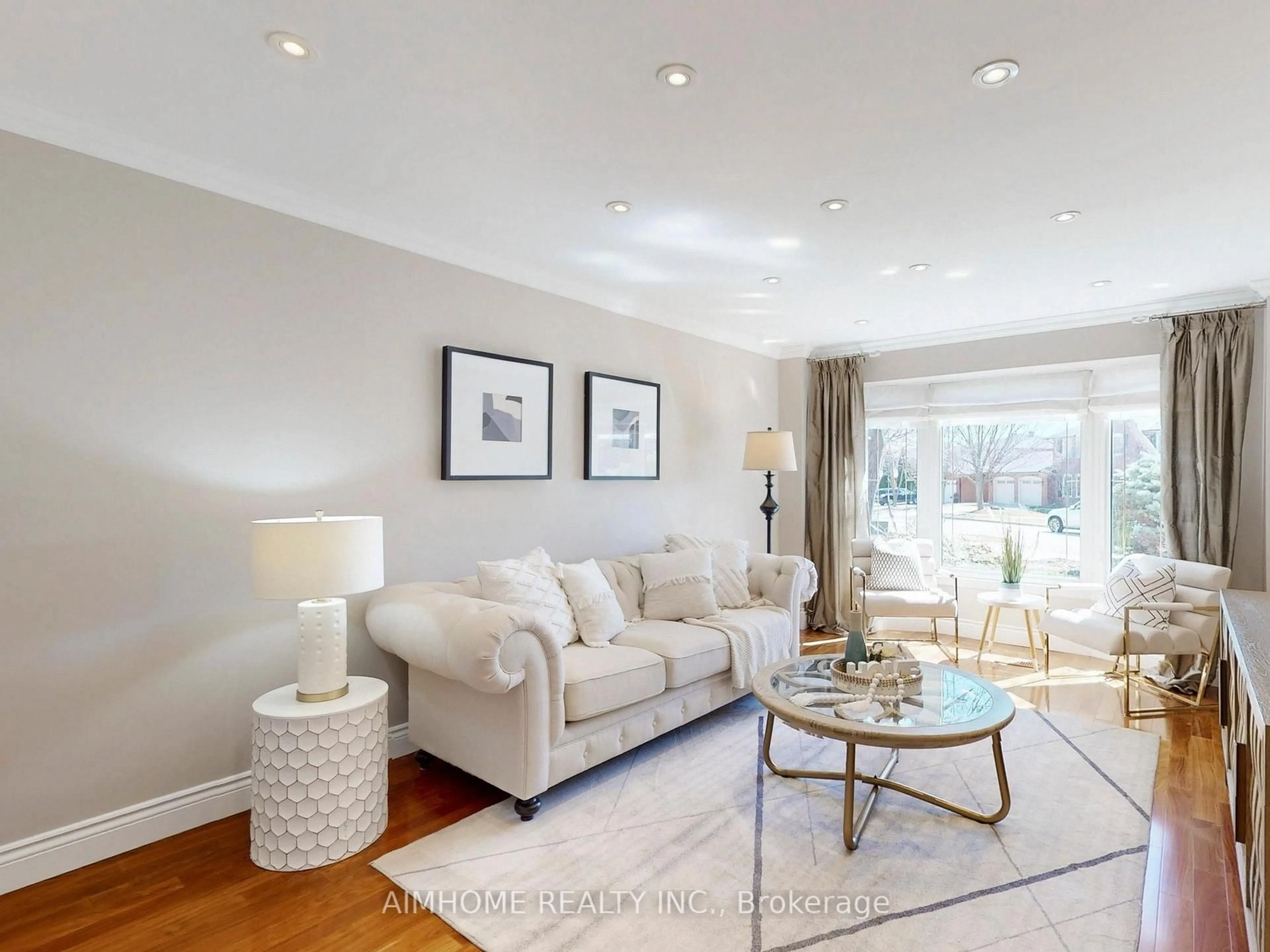 Living room with furniture, unknown for 1417 Greendale Terr, Oakville Ontario L6M 1W7