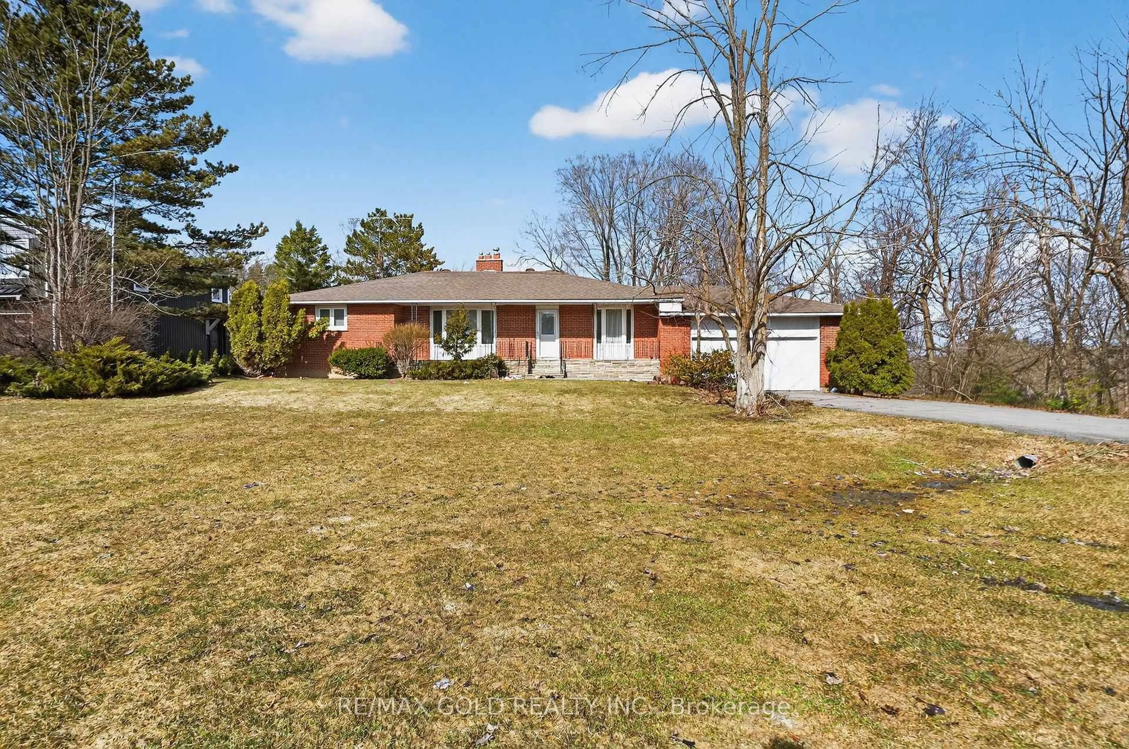 A pic from outside/outdoor area/front of a property/back of a property/a pic from drone, street for 14811 Creditview Rd, Caledon Ontario L7C 3G6