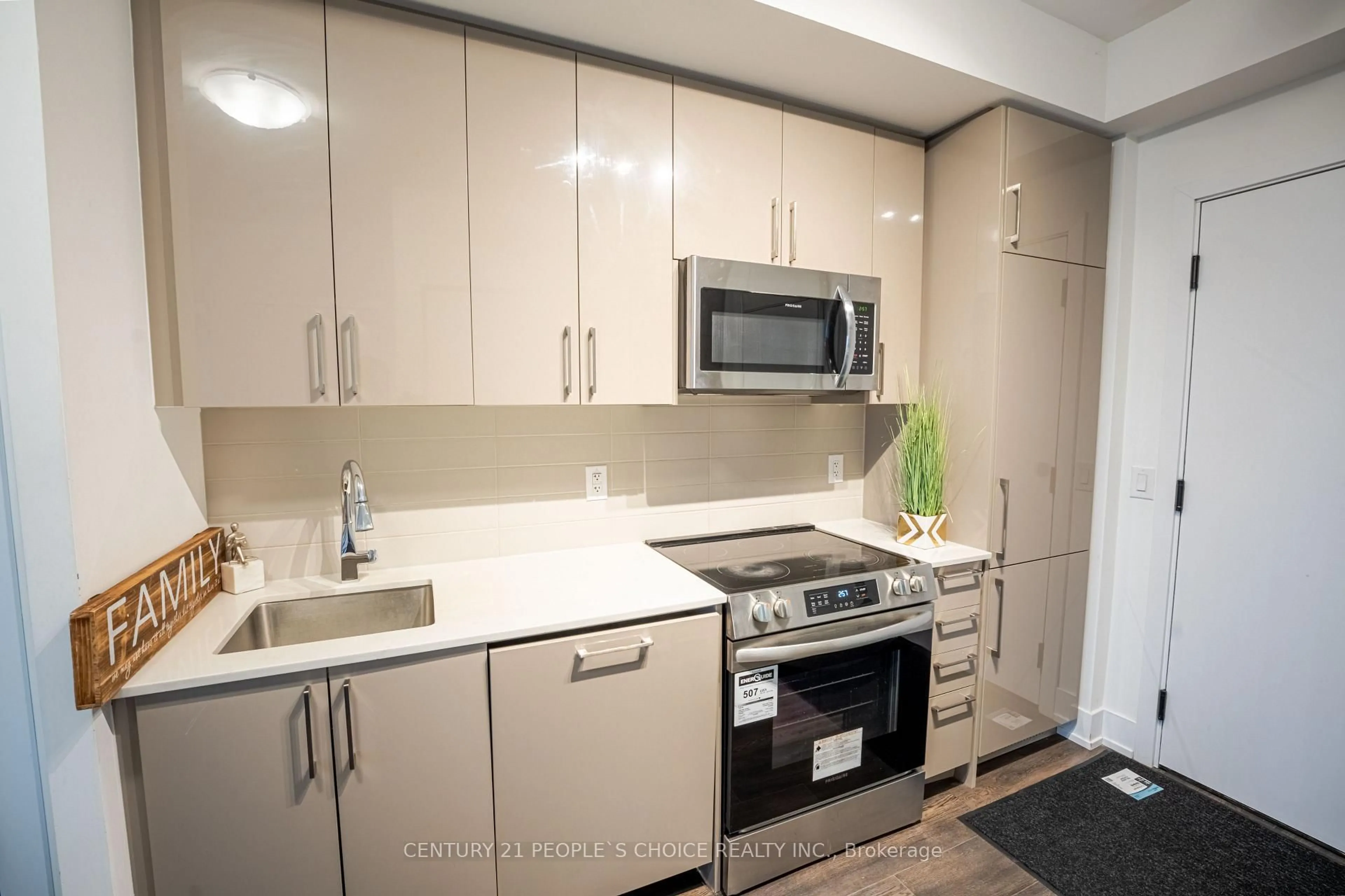 Standard kitchen, unknown for 2450 Old Bronte Rd #723, Oakville Ontario L6M 5P6