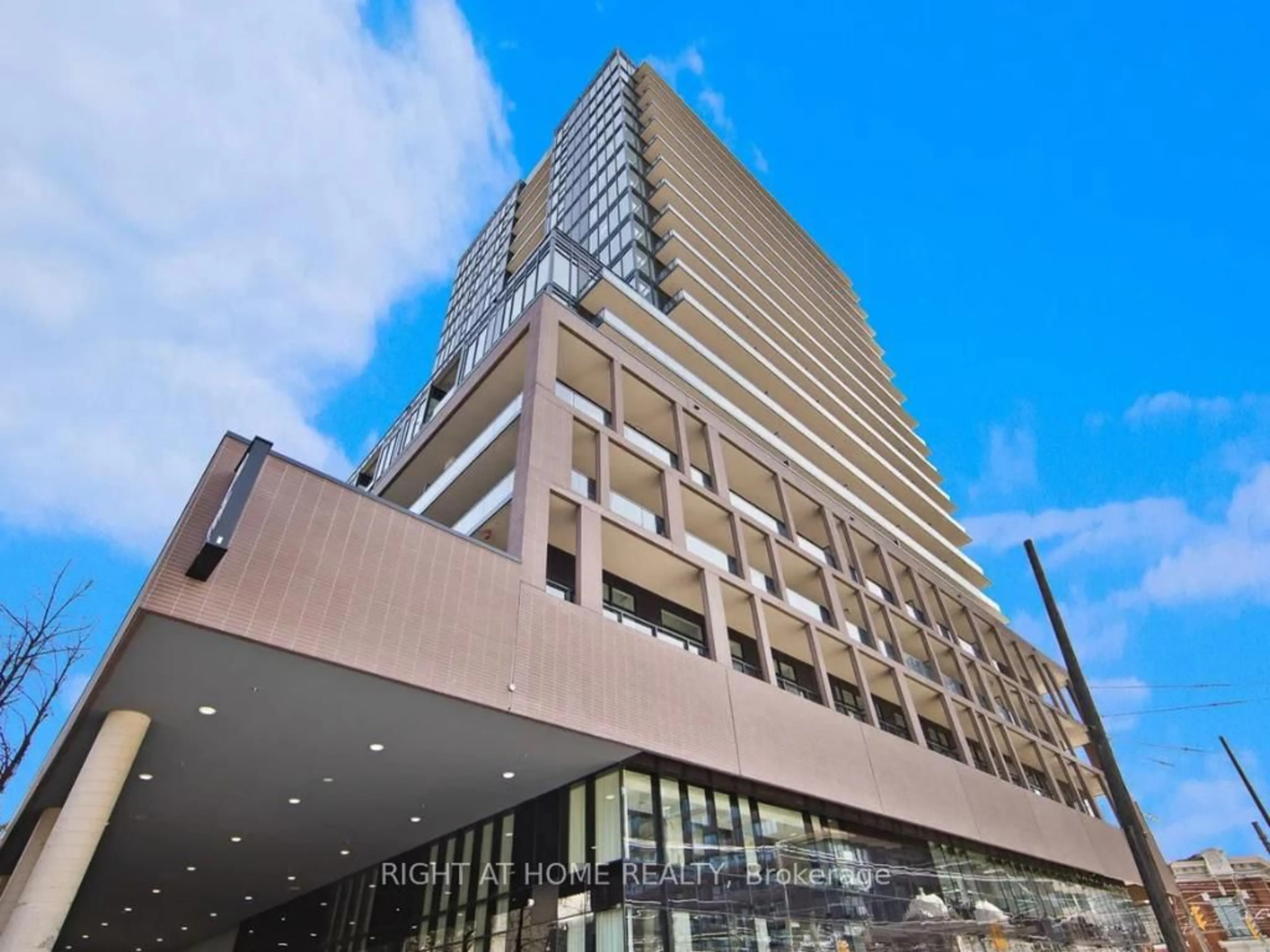 Indoor foyer for 285 Dufferin St #1508, Toronto Ontario M6K 1E6