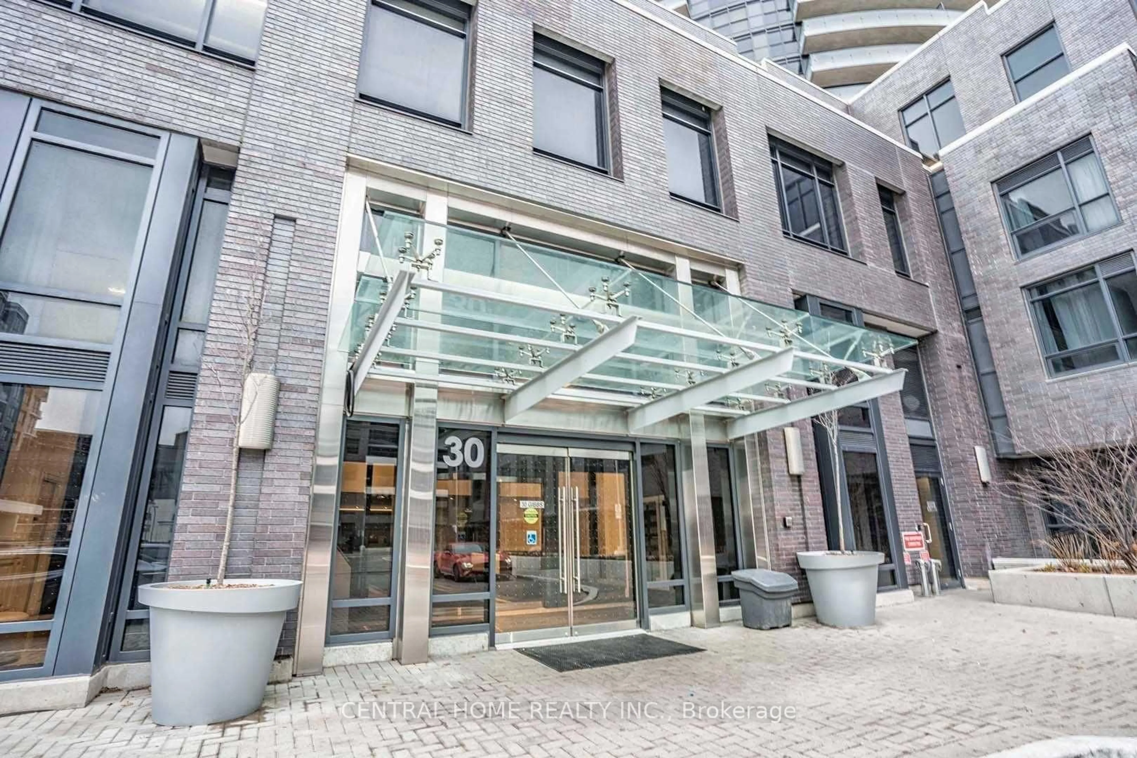 Indoor foyer for 30 Gibbs Rd #3305, Toronto Ontario M9B 0E4