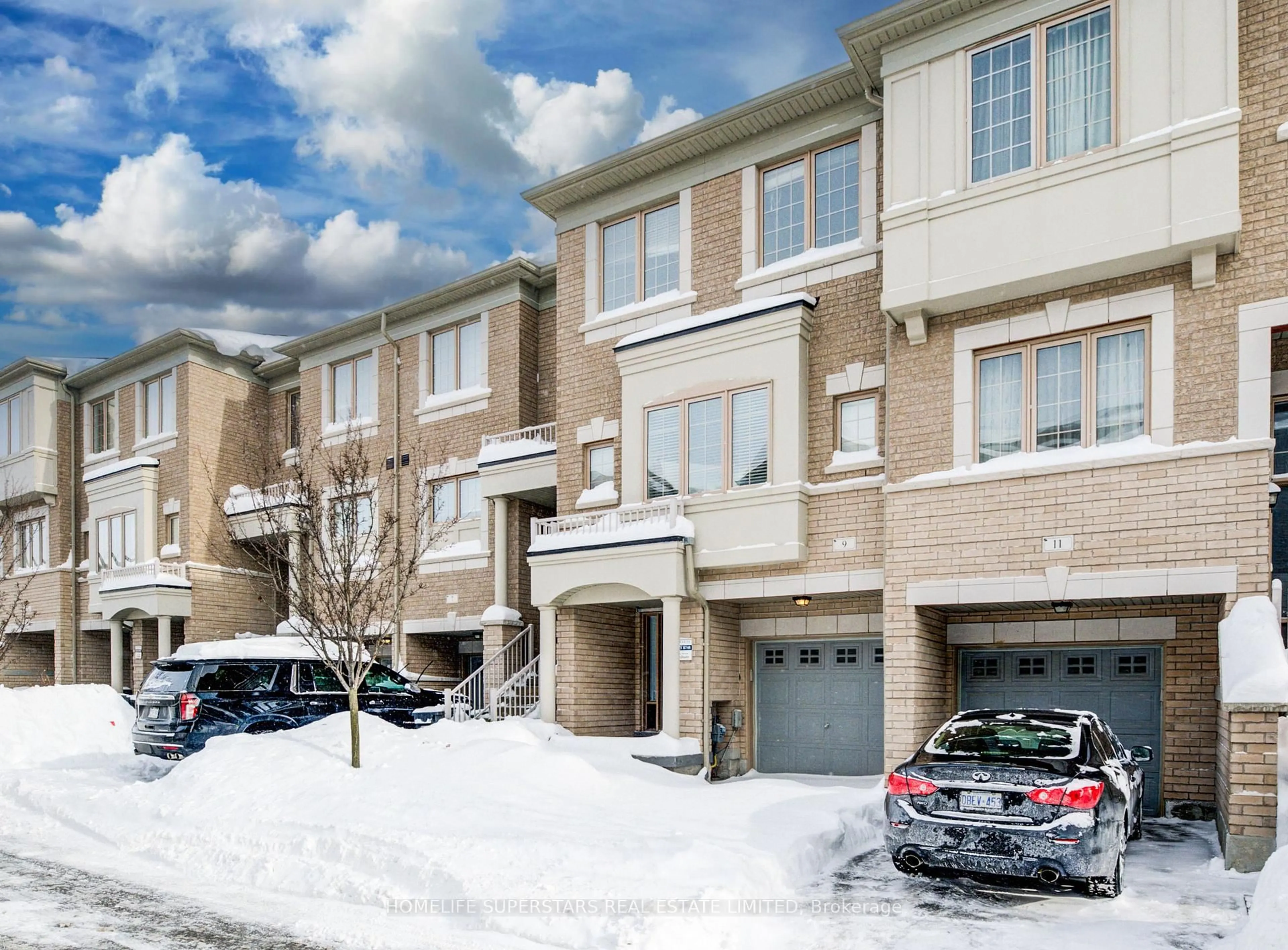 A pic from outside/outdoor area/front of a property/back of a property/a pic from drone, street for 9 Aspen Hills Rd #40, Brampton Ontario L6Y 6E3