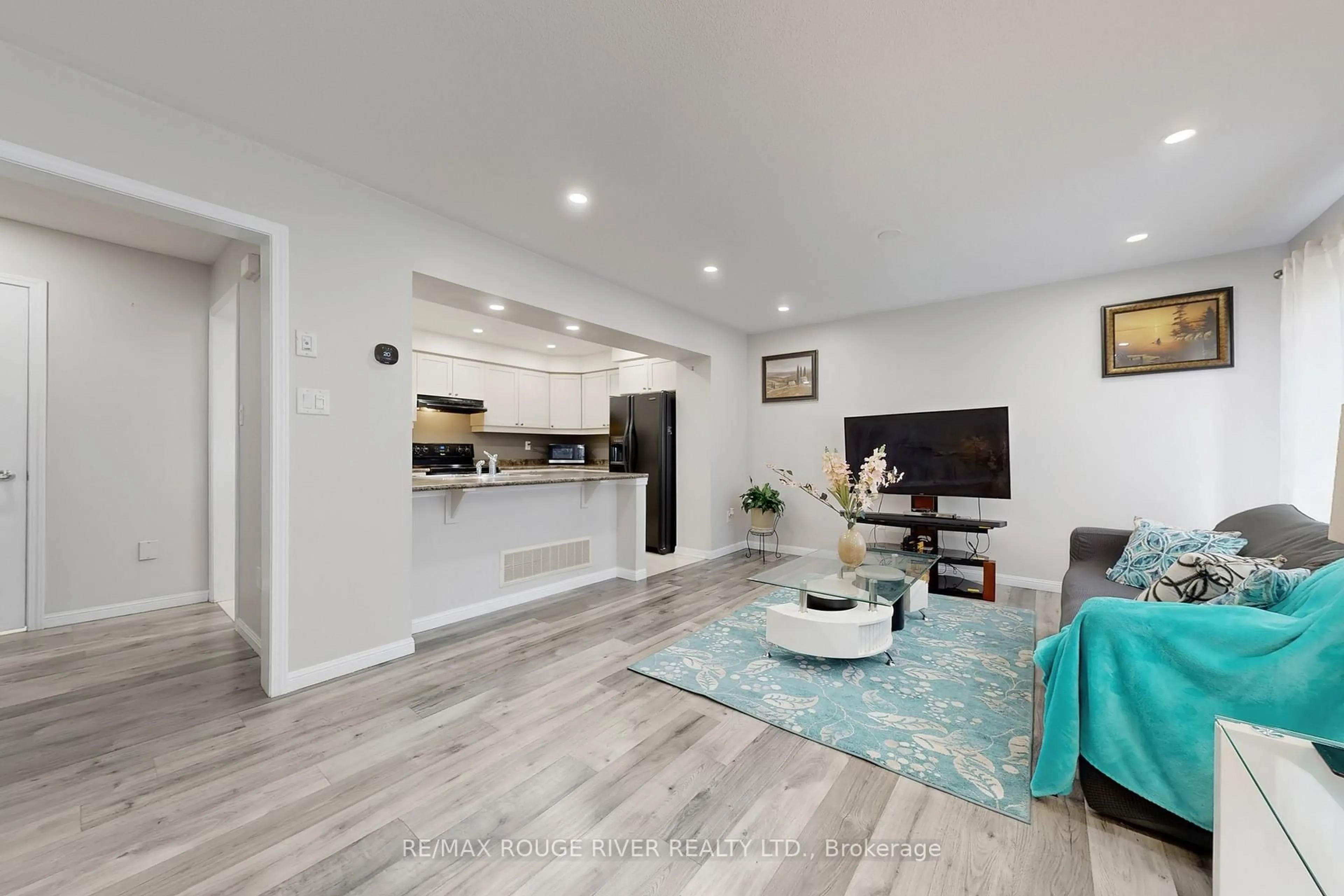 Unknown for 90 Suitor Crt, Milton Ontario L9T 8R9