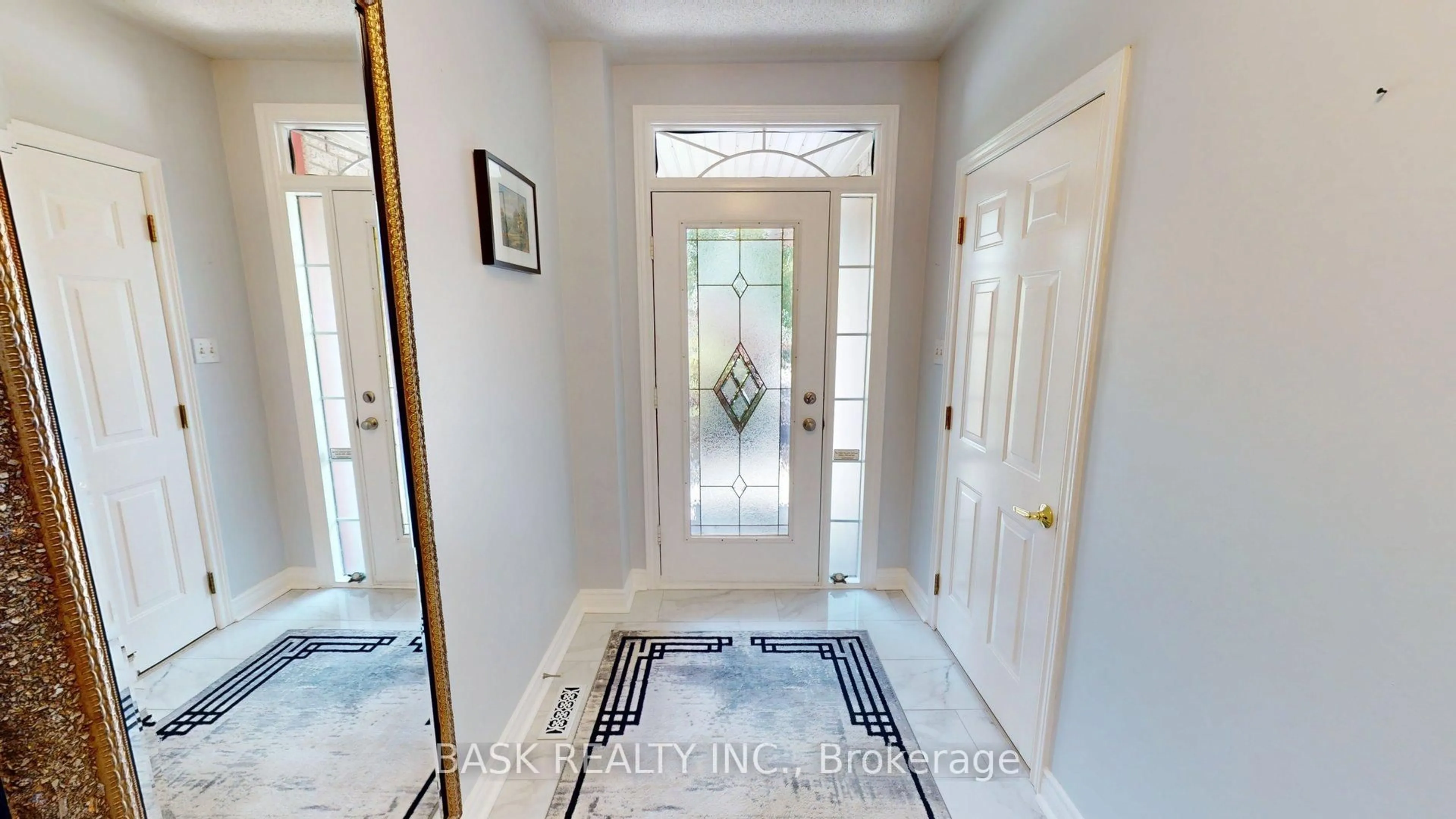 Indoor entryway for 51 Harvest Moon Dr, Caledon Ontario L7E 2L2