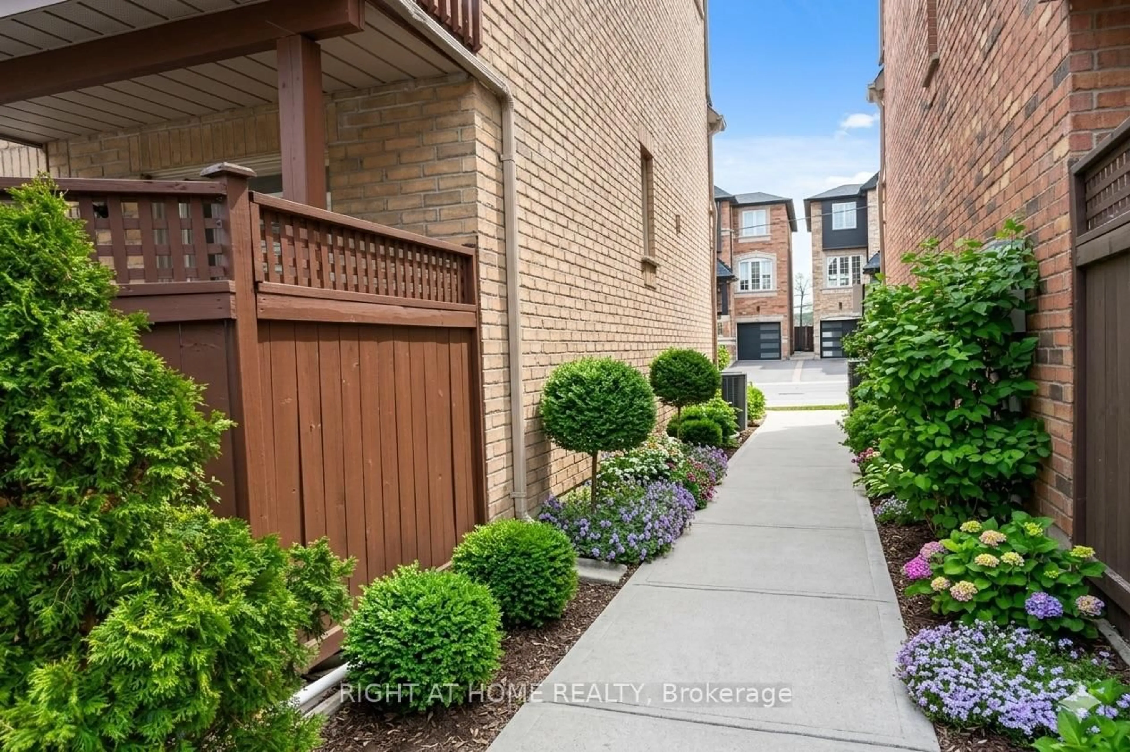 Patio, street for 11 West Deane Park Dr #1, Toronto Ontario M9B 2R5