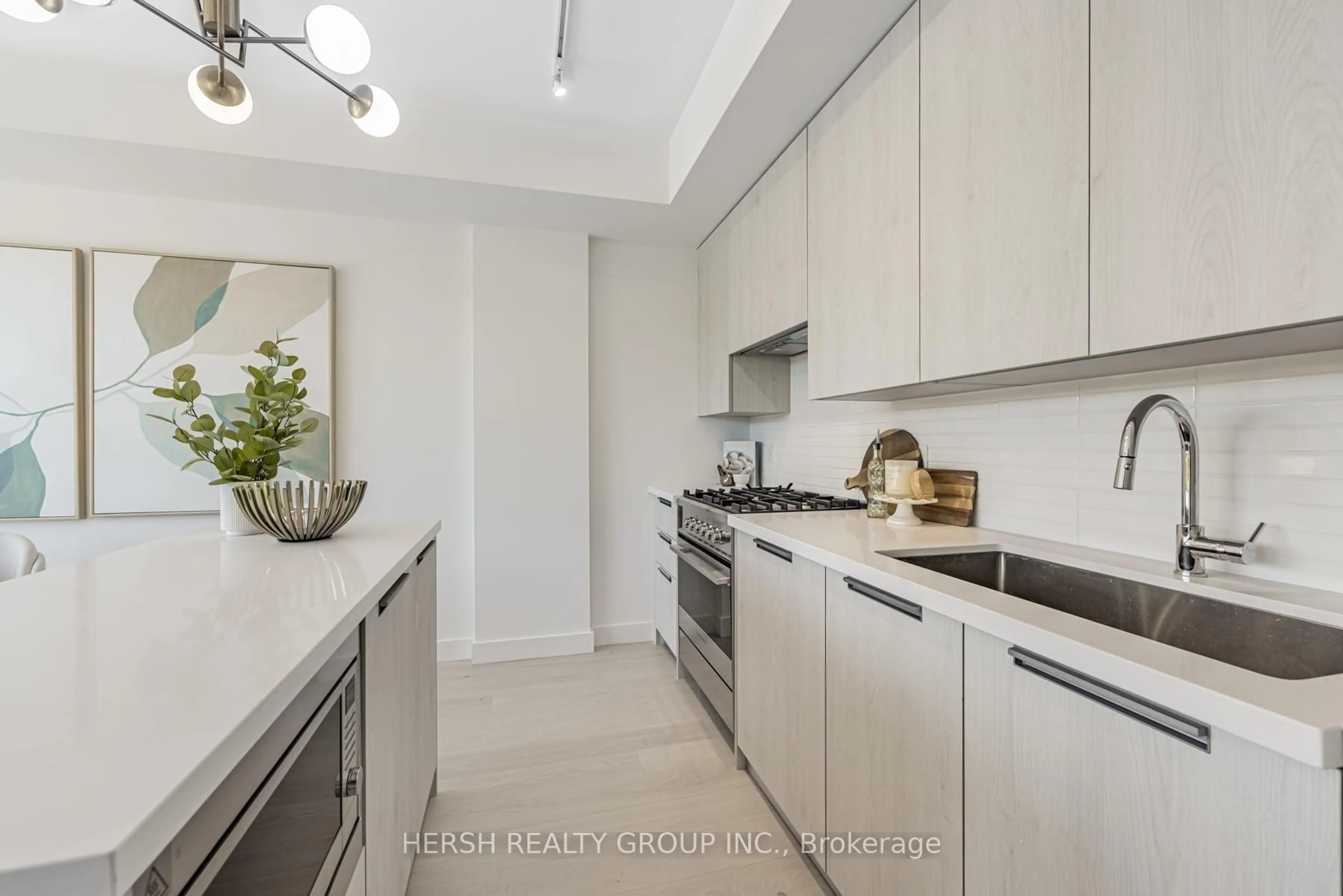 Unknown for 160 Kingsway Cres #312, Toronto Ontario M8X 2S4