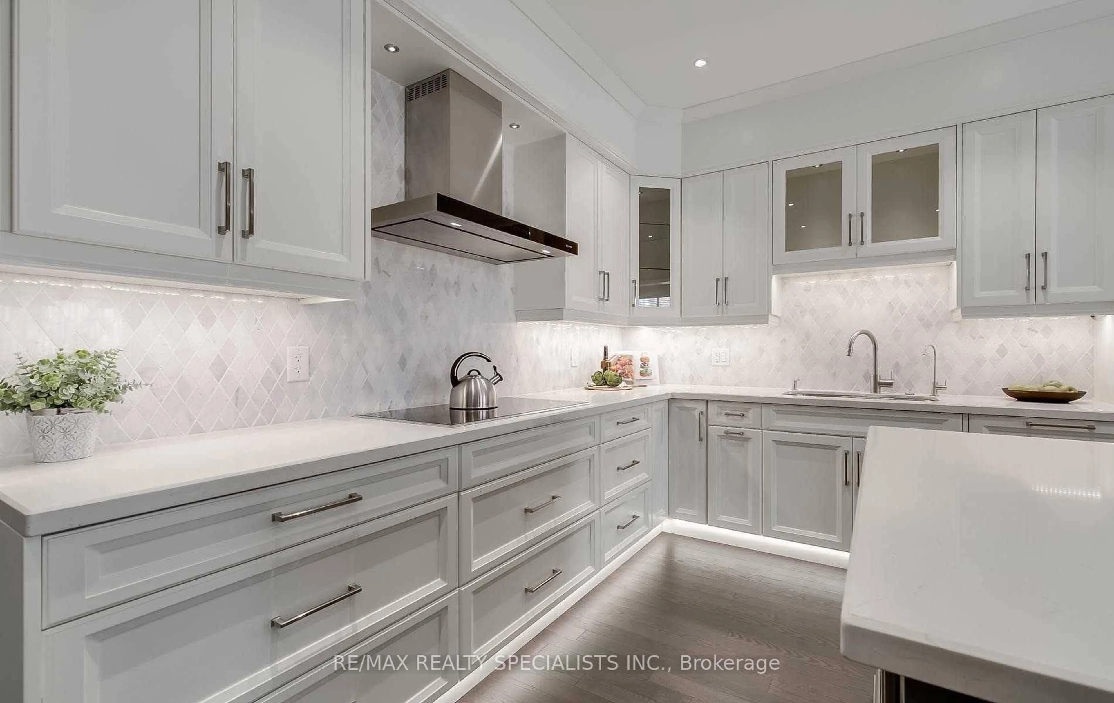 Contemporary kitchen, ceramic/tile floor for 19 Dancing Waters Rd, Brampton Ontario L6Y 6B5