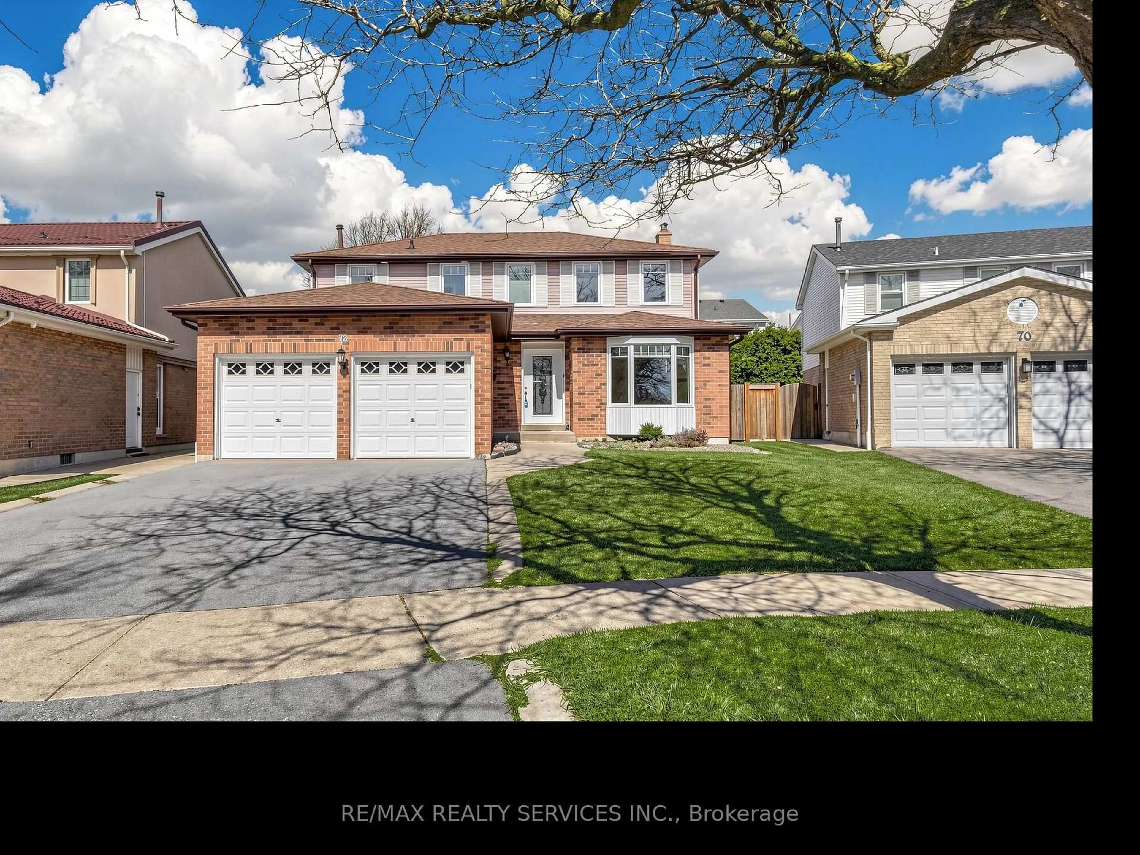 Home with brick exterior material, street for 72 Nantucket Cres, Brampton Ontario L6S 3X5