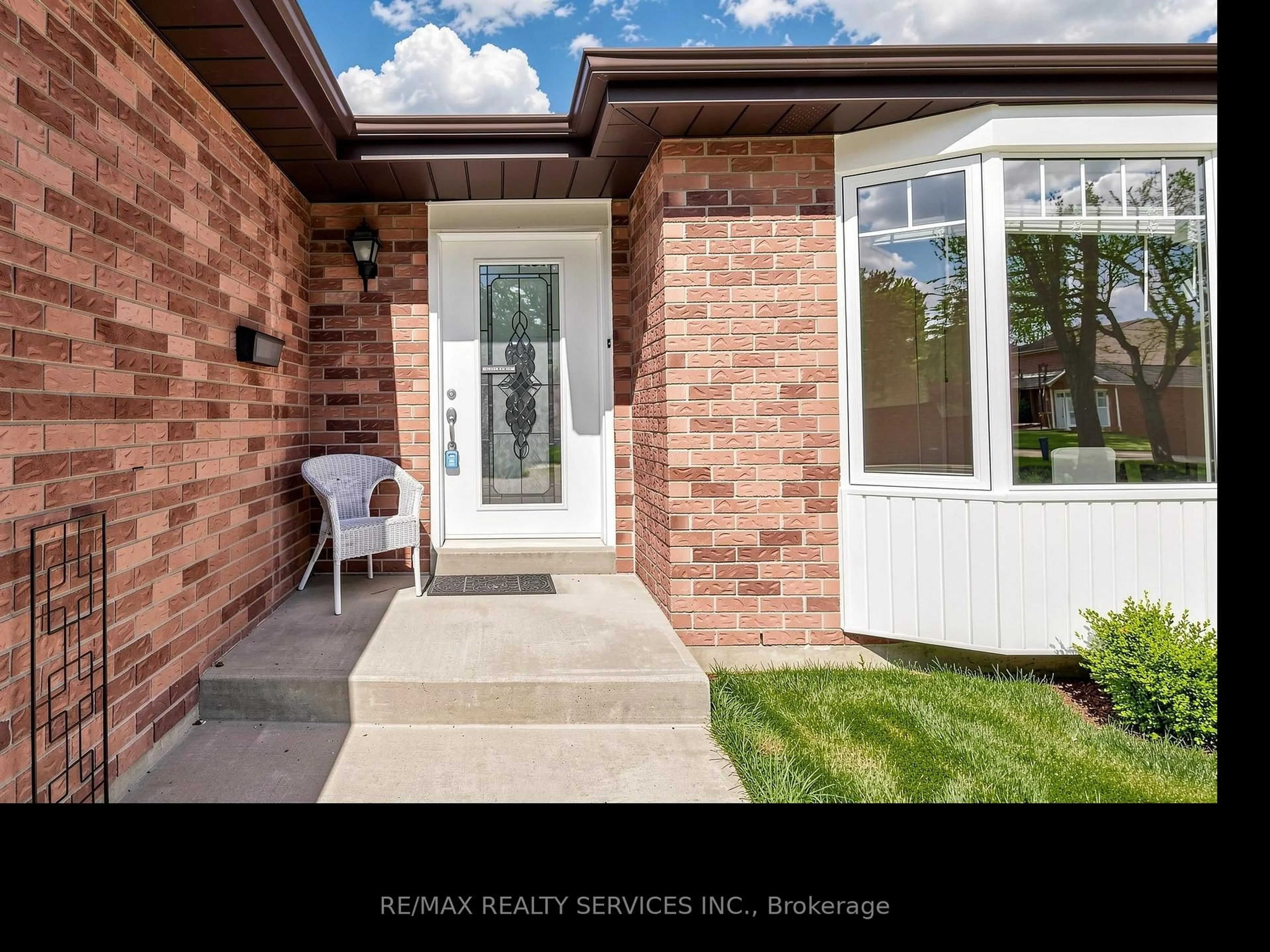 Home with brick exterior material, street for 72 Nantucket Cres, Brampton Ontario L6S 3X5