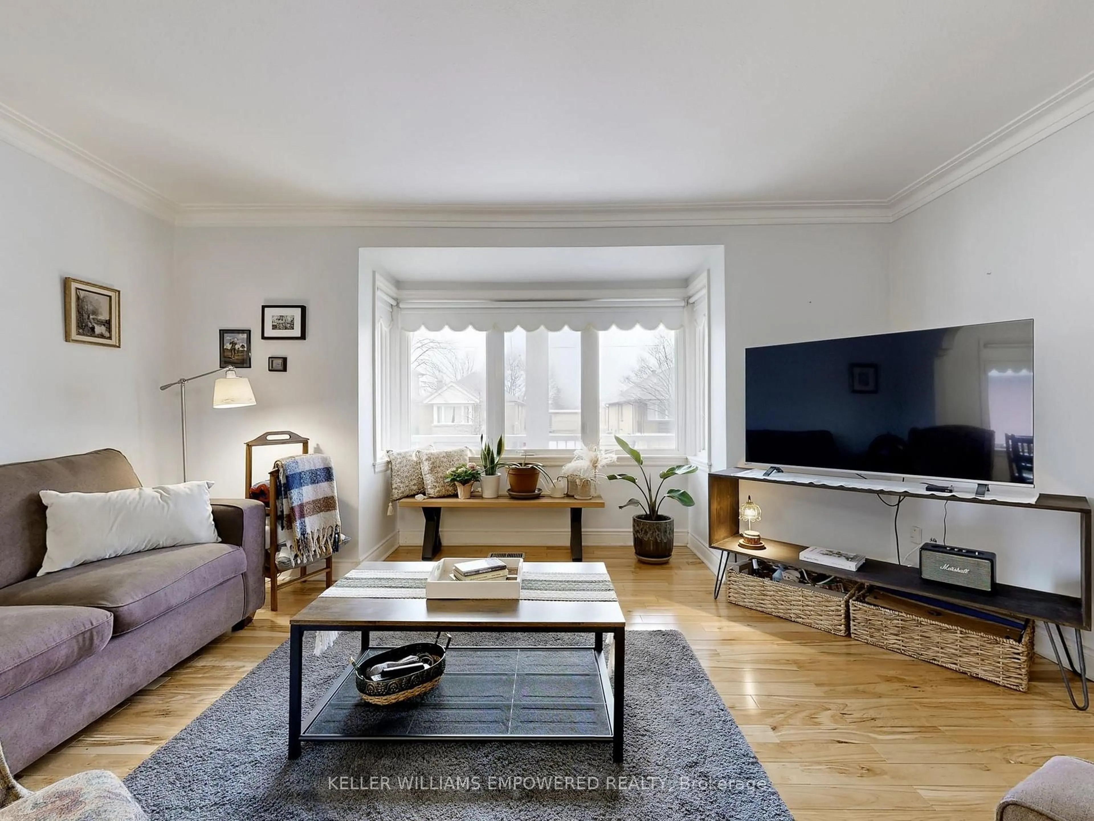 Living room with furniture, unknown for 7 Northgate Dr, Toronto Ontario M3K 1P8