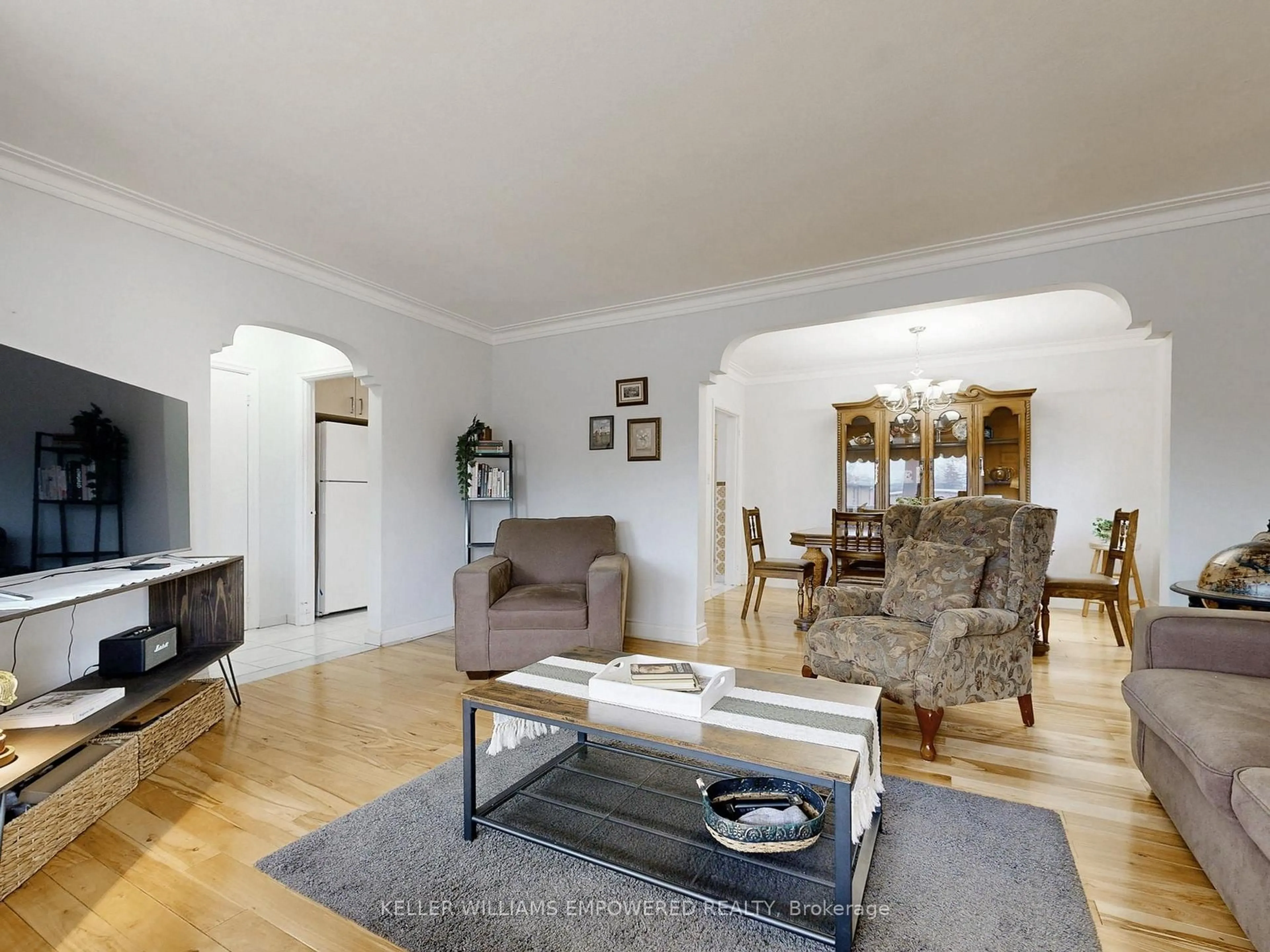 Living room with furniture, unknown for 7 Northgate Dr, Toronto Ontario M3K 1P8